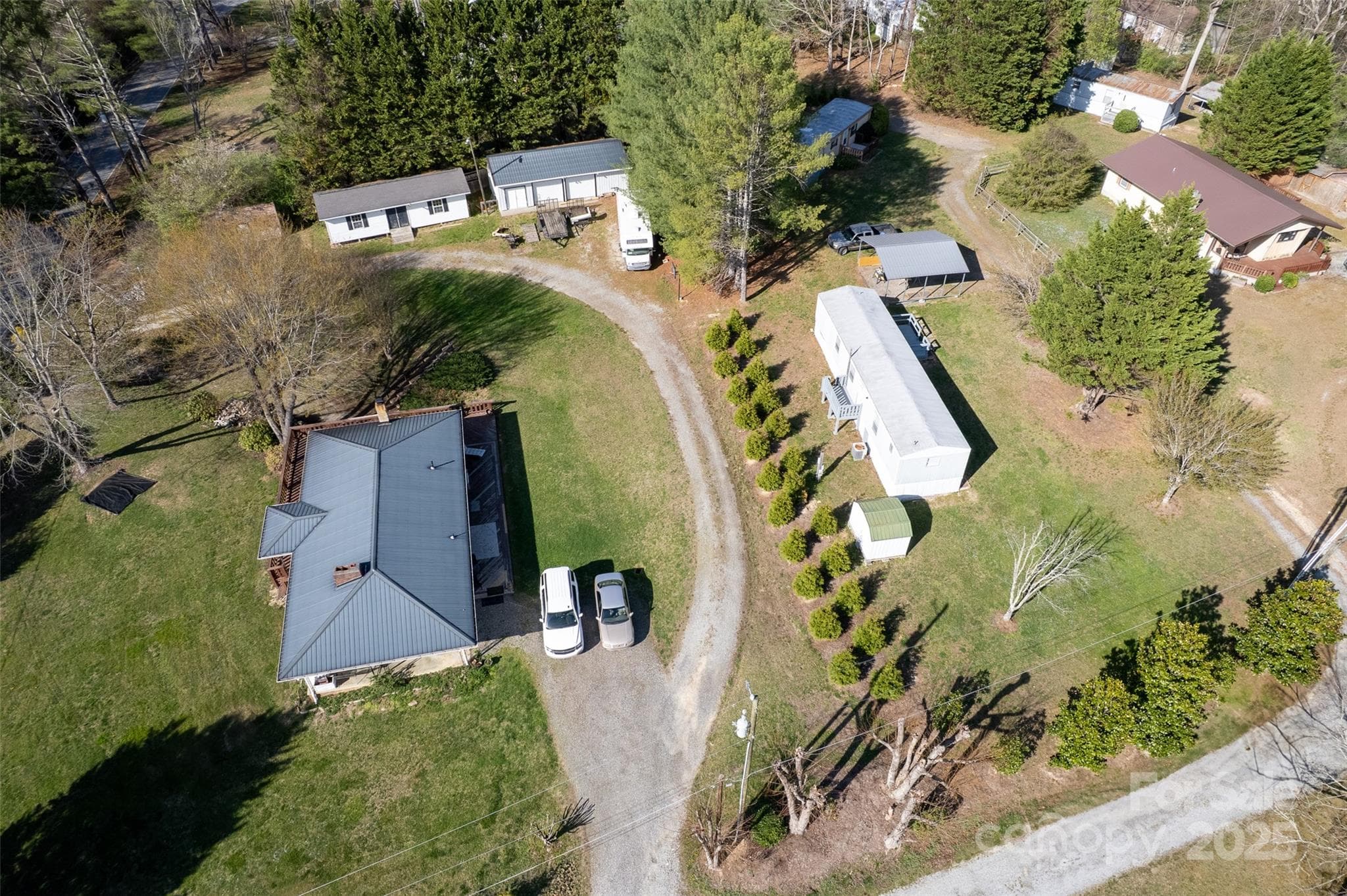 main home with 4 rentals - Hendersonville