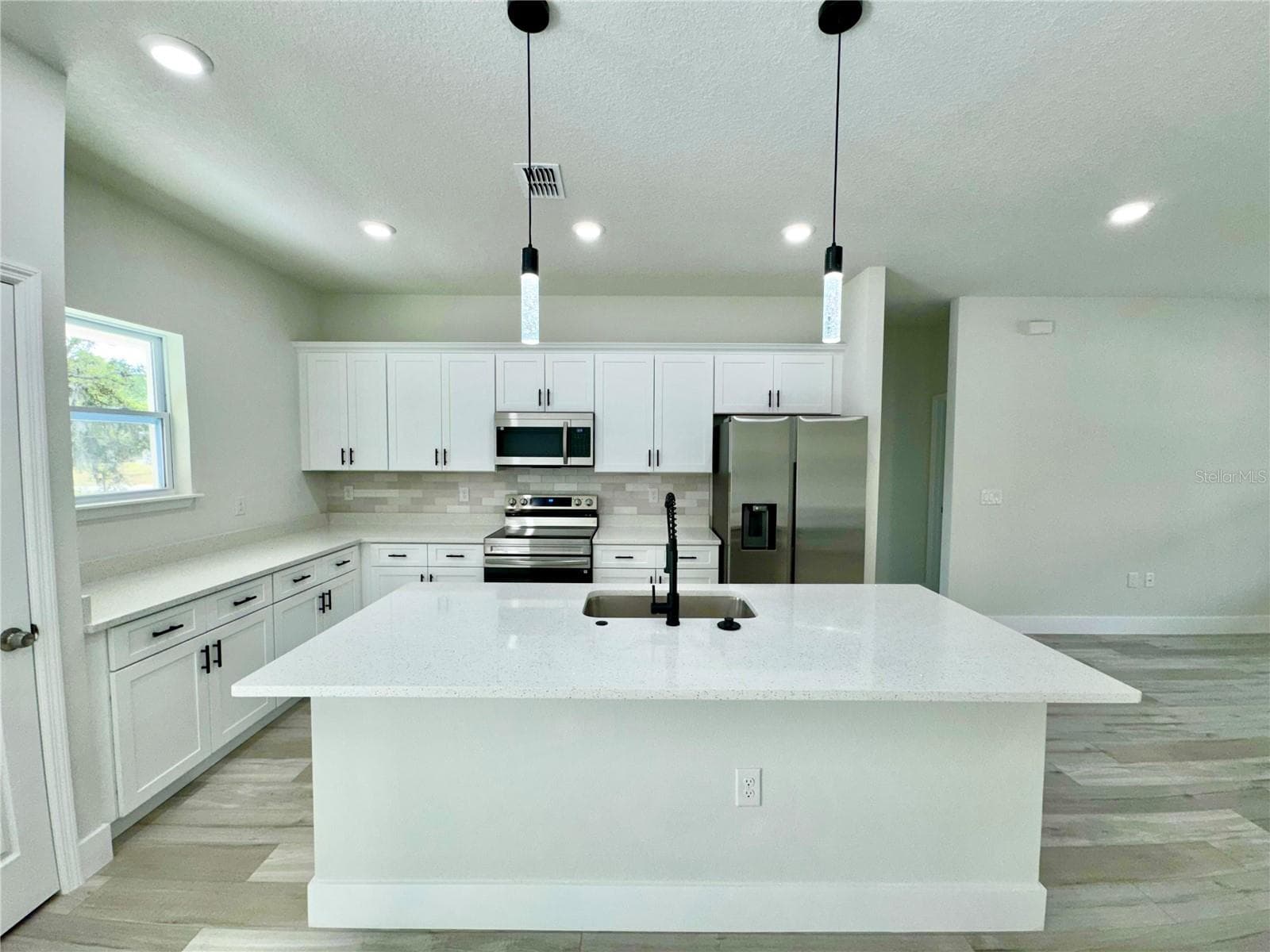 MODEL HOME - 7222 N LIME DR, CITRUS SPRINGS