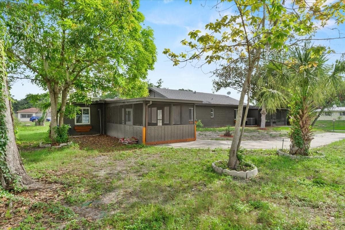 Backyard - 504 PRADO PL, LAKELAND