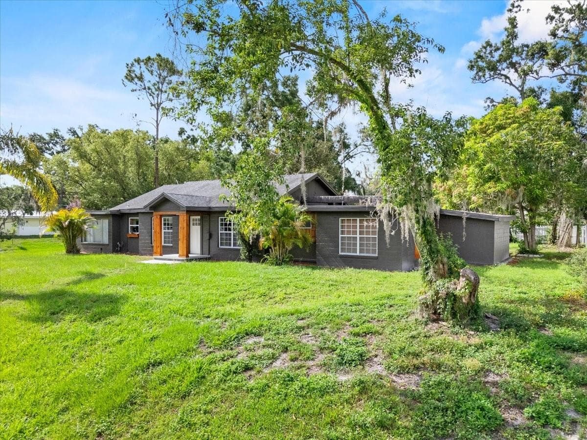 Front - 504 PRADO PL, LAKELAND