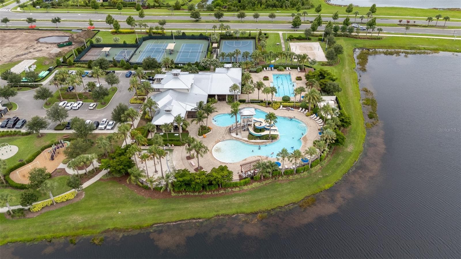 Single Family Residence at 5528 SUMMER SUNSET DR, APOLLO BEACH, photo 13 of 41