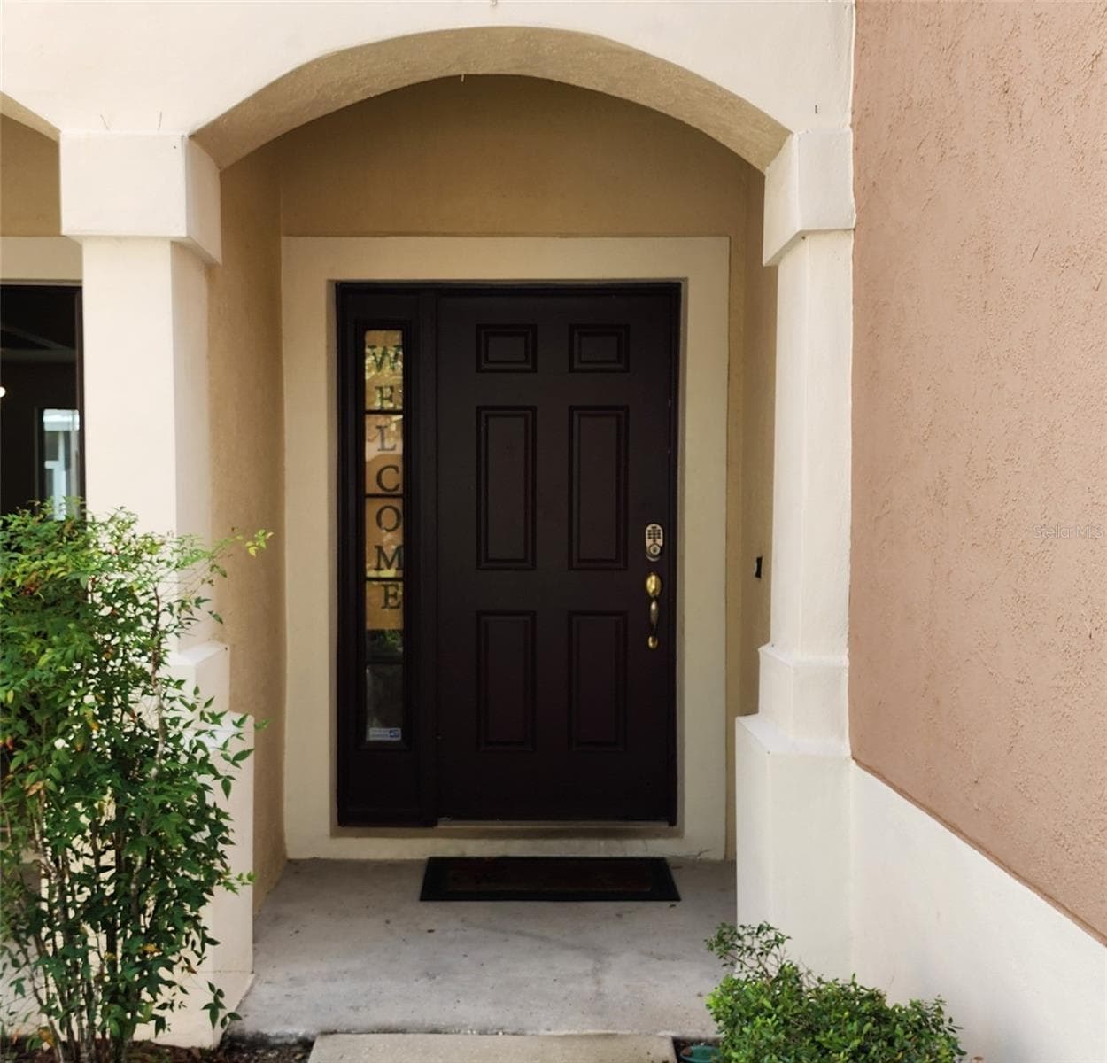 Townhouse at 26541 CHIMNEY SPIRE LN, WESLEY CHAPEL, photo 2 of 22