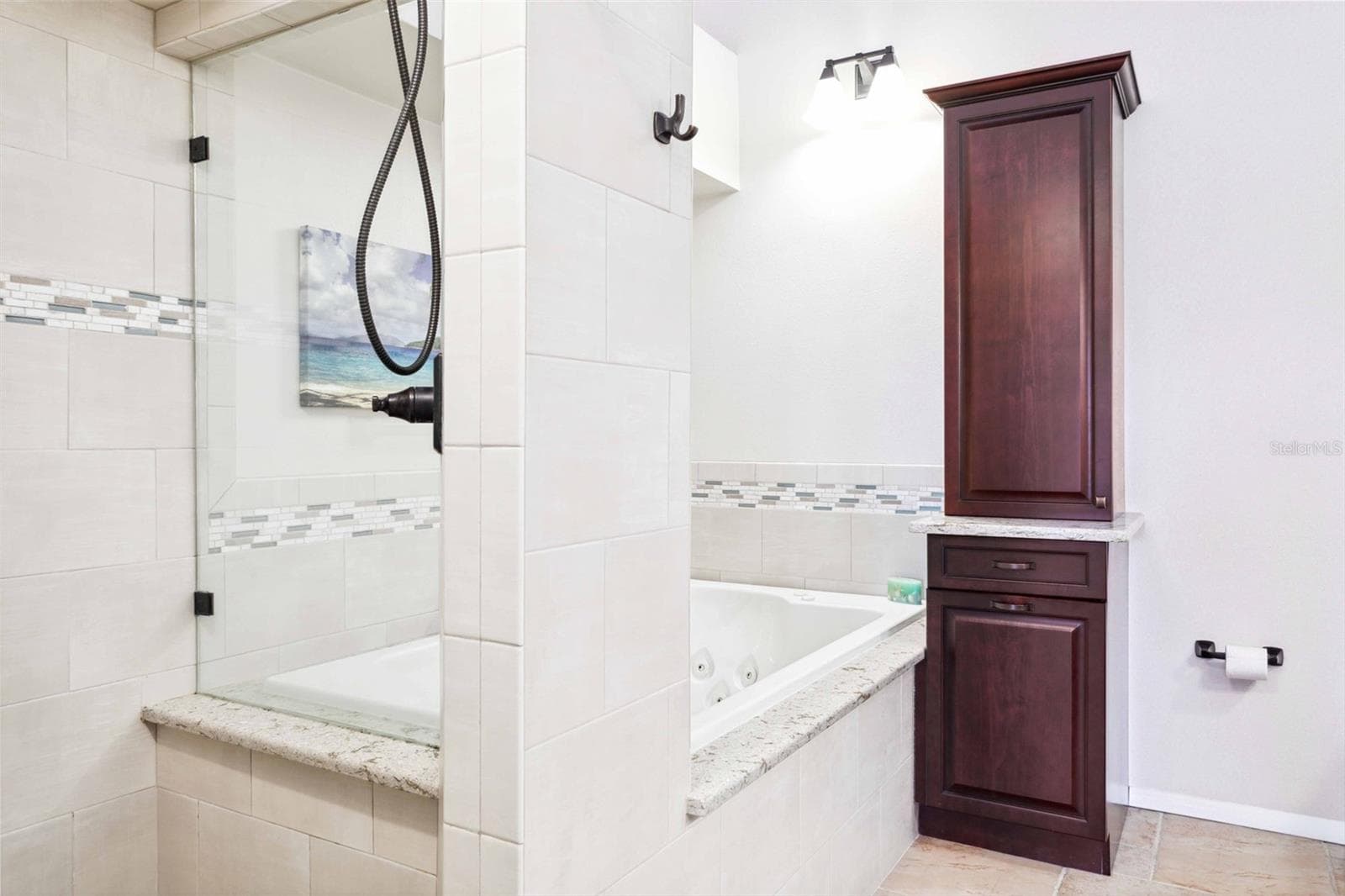 Owners' EnSuite Bathroom - 459 HAVEN POINT DR, TREASURE ISLAND