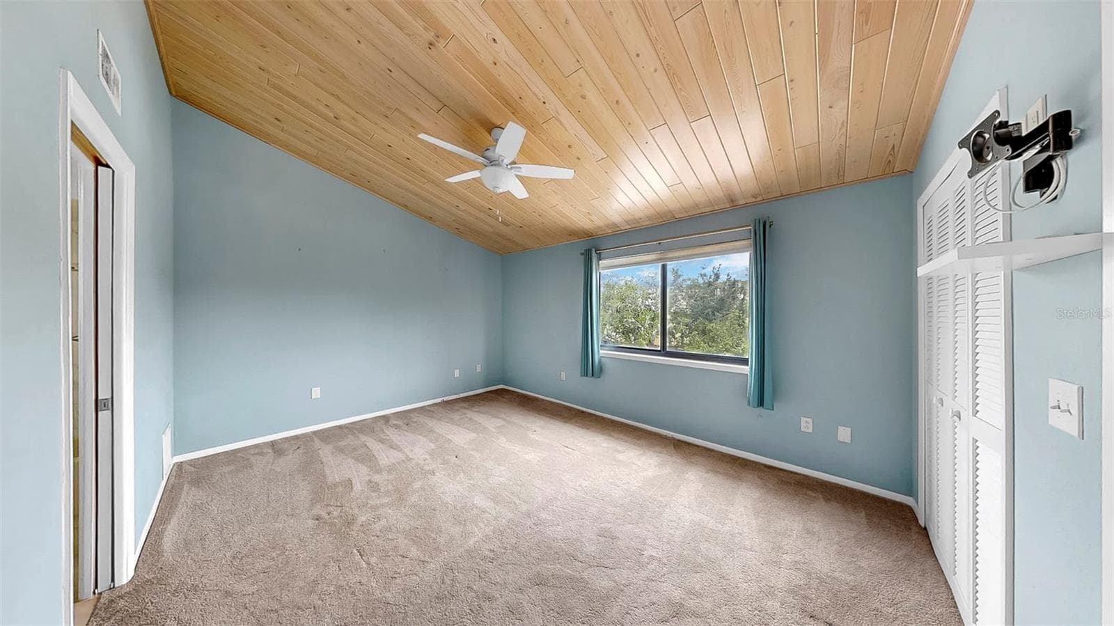 3rd Floor Guest EnSuite - 459 HAVEN POINT DR, TREASURE ISLAND