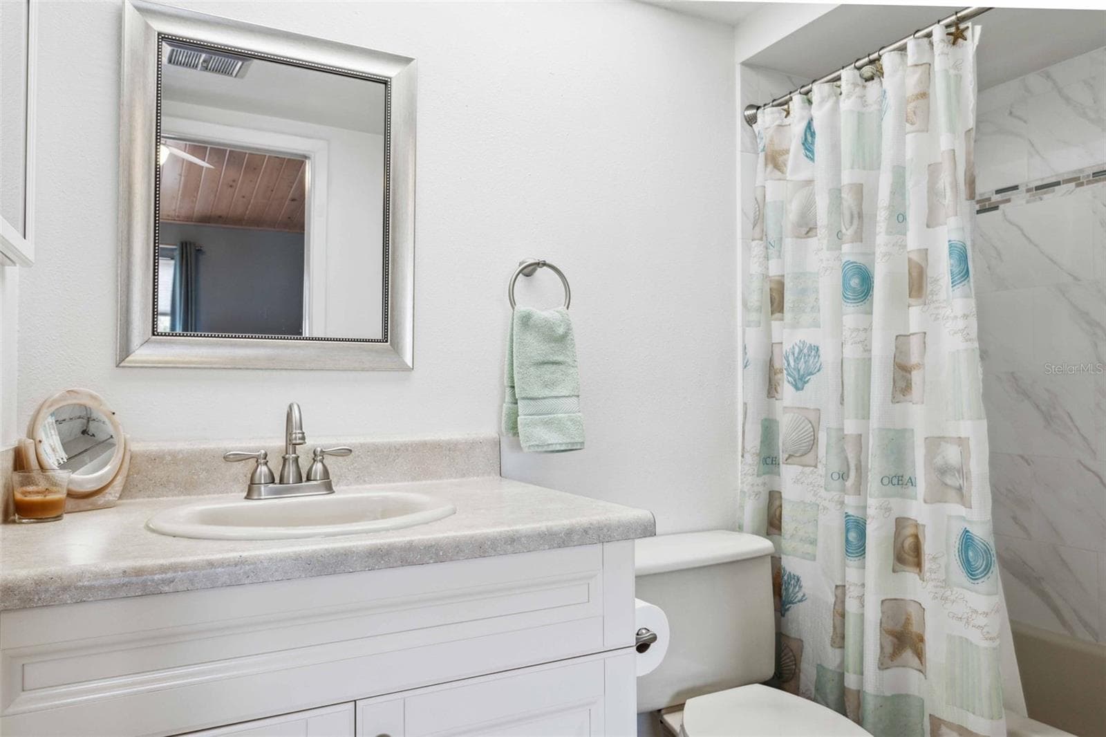 Guest EnSuite Full Bathroom - 459 HAVEN POINT DR, TREASURE ISLAND