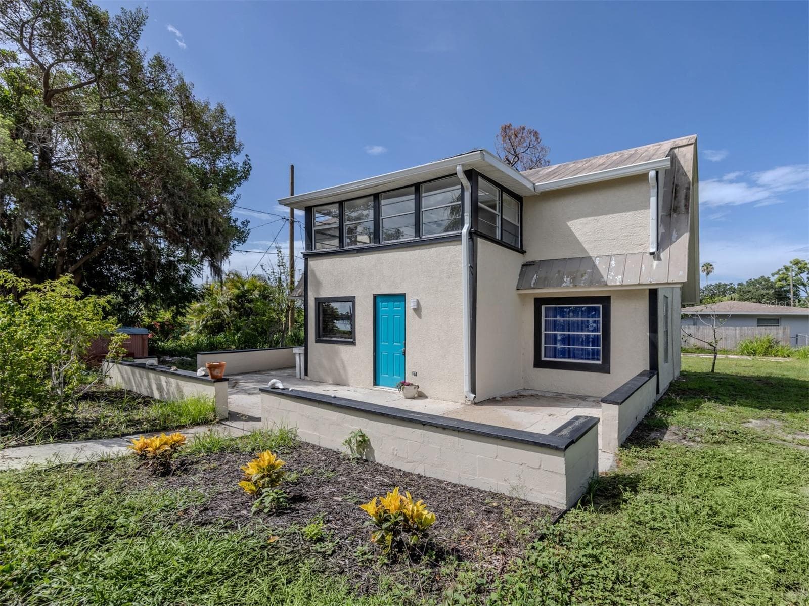 305 CHAUNCEY AVE