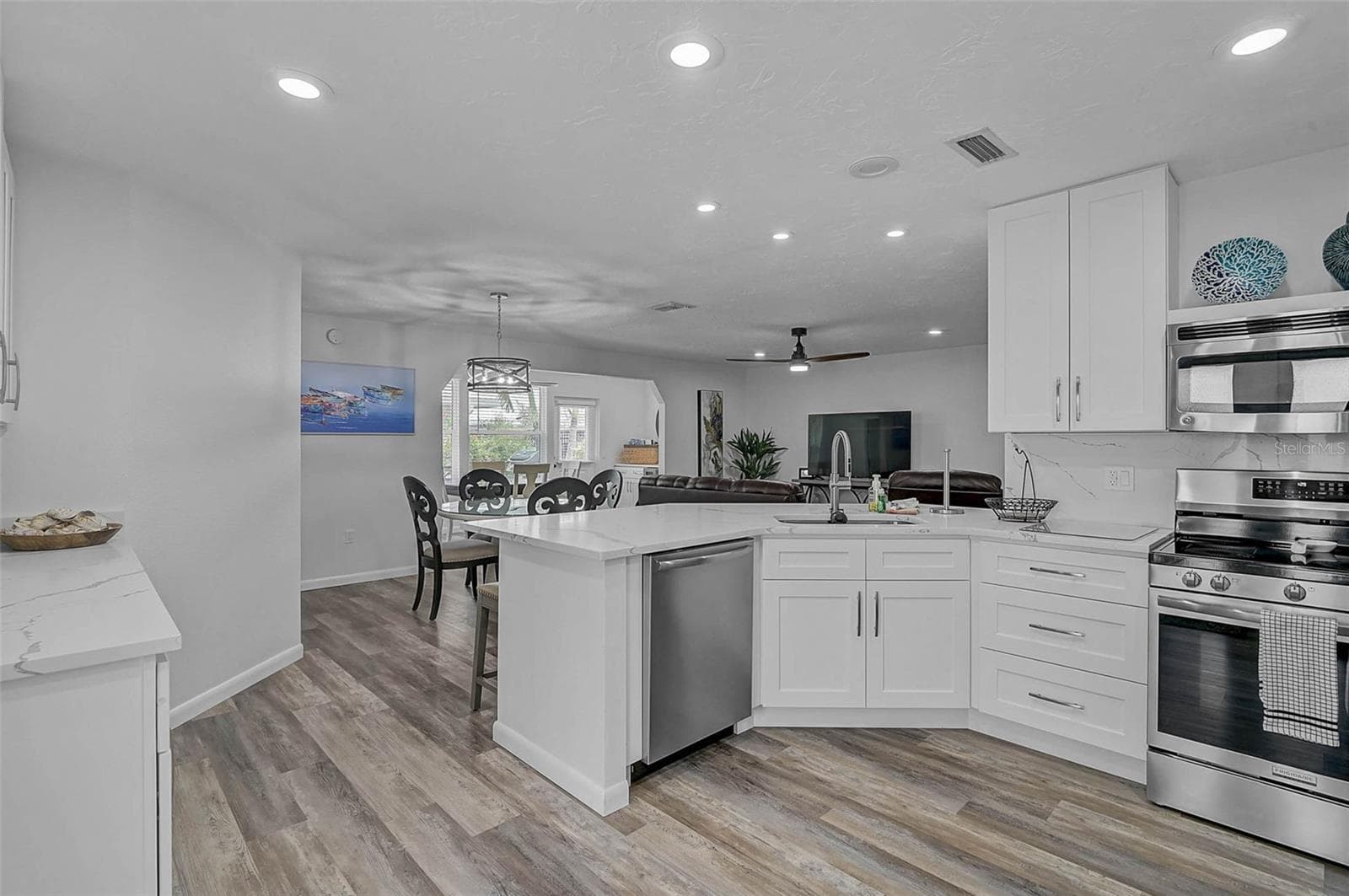 Kitchen with stainless appliances - 6308 MIDNIGHT PASS RD #6, SARASOTA