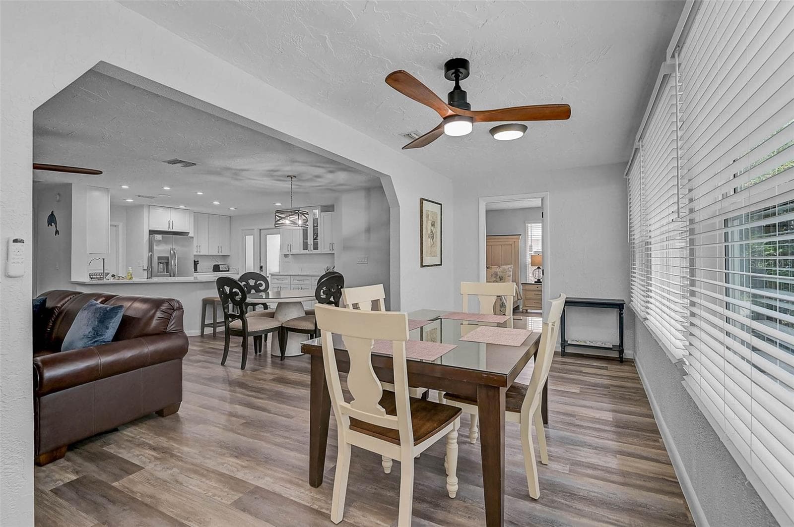 Dining area open to the living room - 6308 MIDNIGHT PASS RD #6, SARASOTA