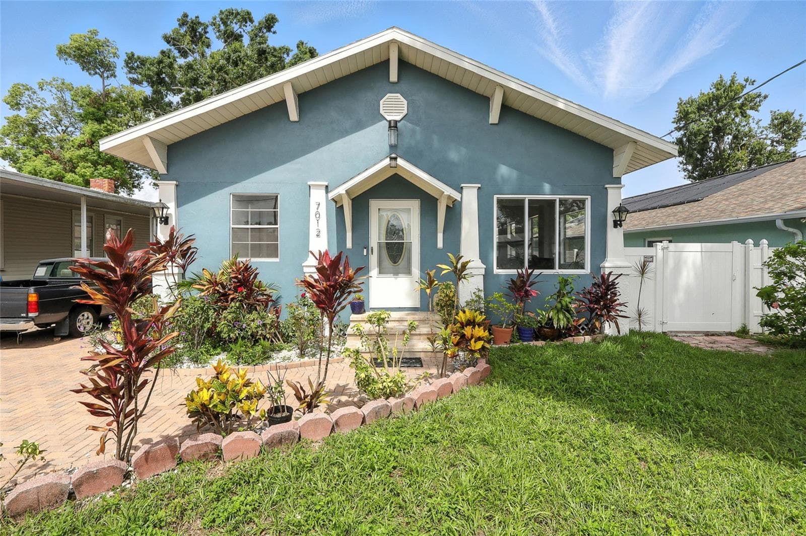 Single Family Residence at 7012 N HUBERT AVE, TAMPA, photo 2 of 33