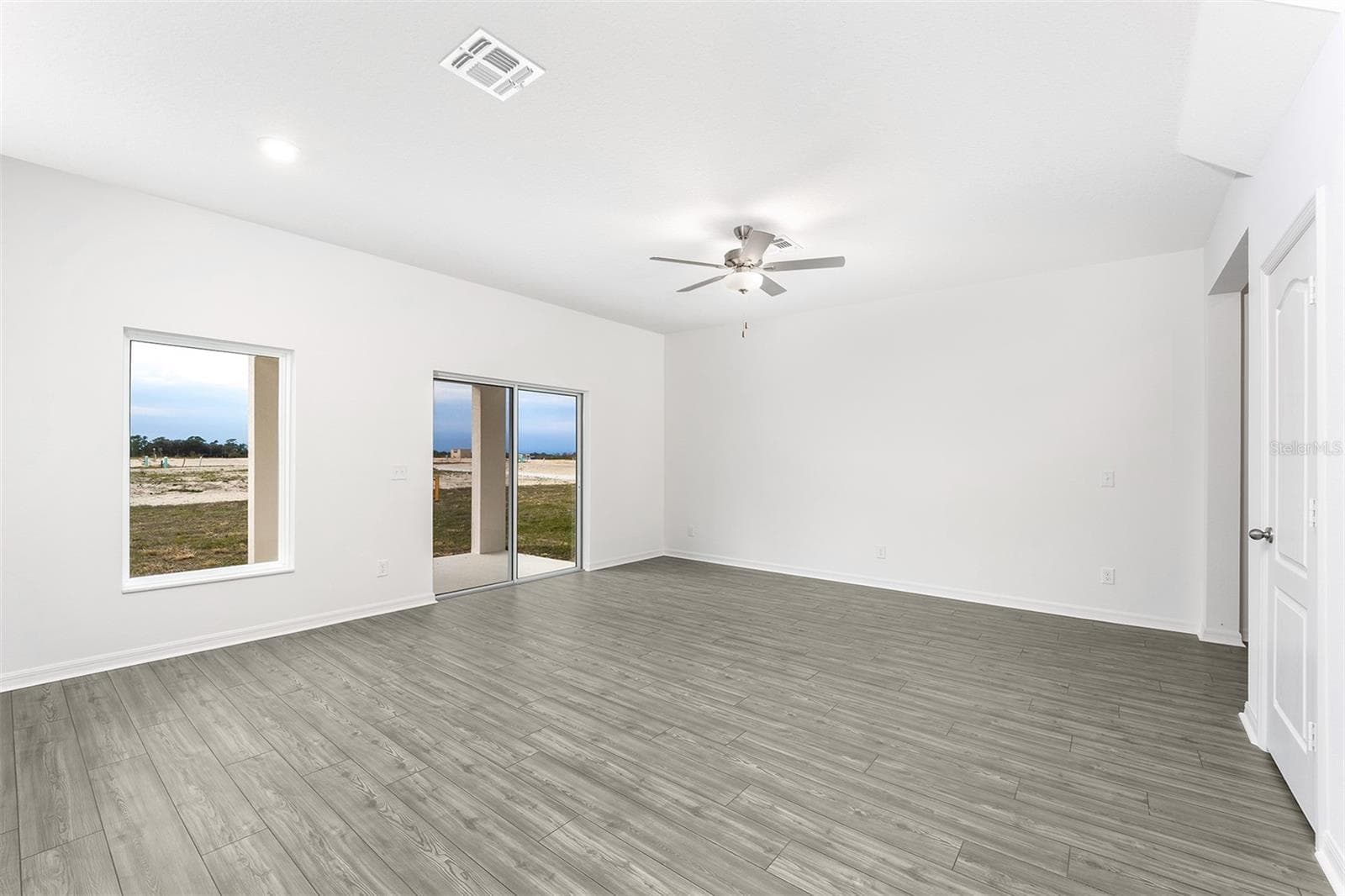 Single Family Residence at 3712 BERGAMOT ST, LAKE ALFRED, photo 3 of 20