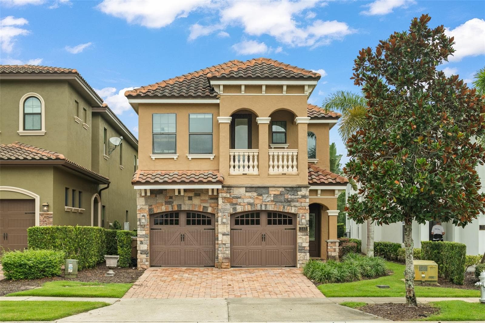 717 DESERT MOUNTAIN CT