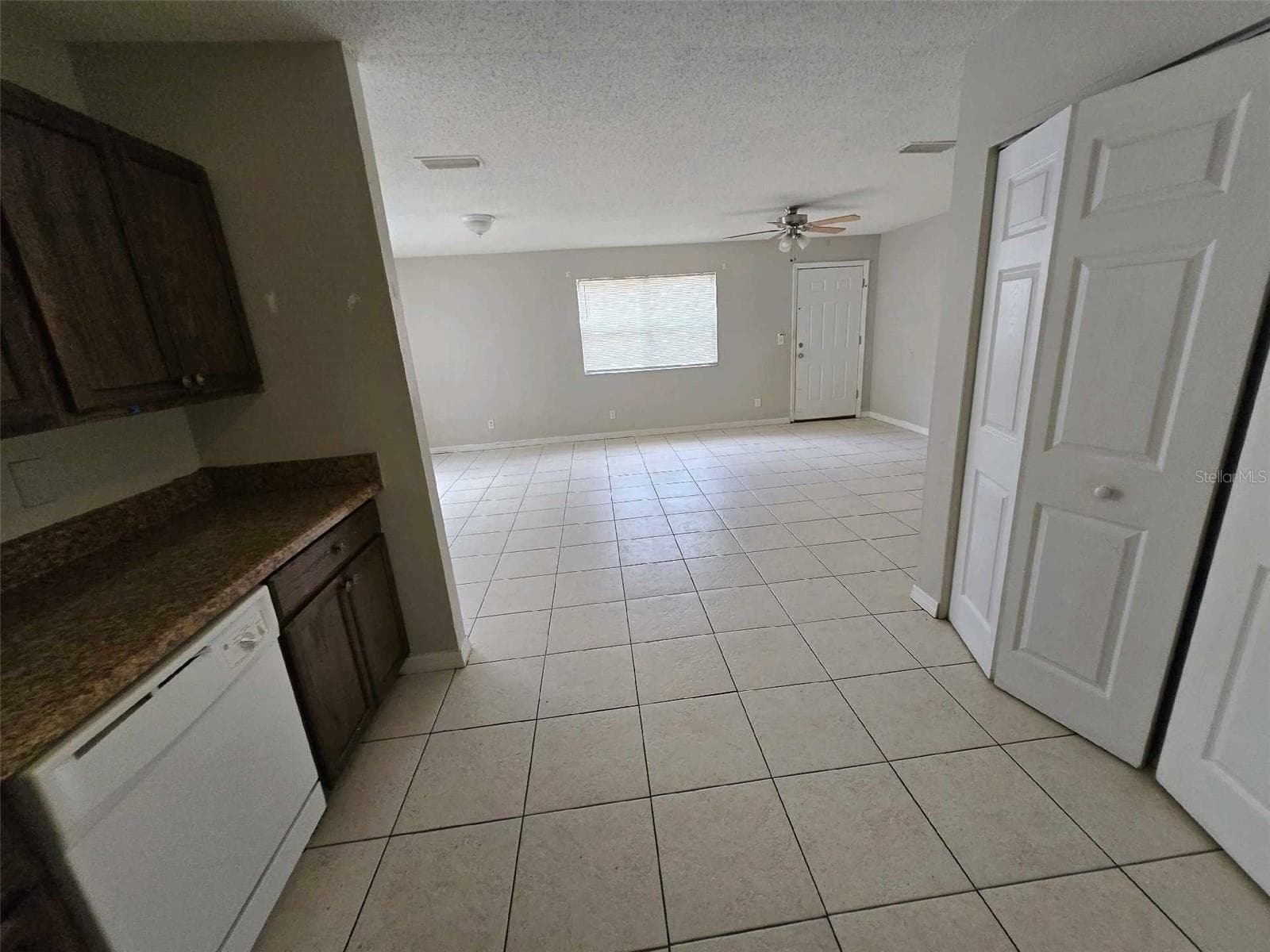 Single Family Residence at 3112 GORDON CT, TAMPA, photo 3 of 11
