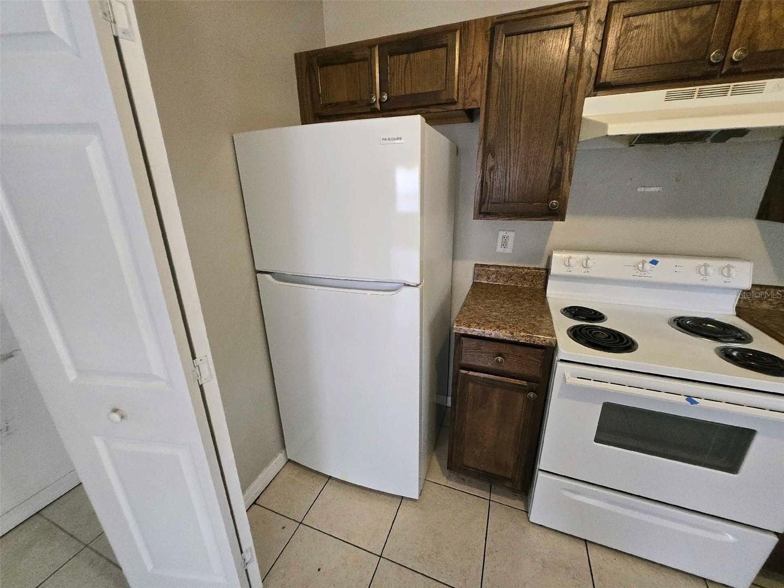 Single Family Residence at 3112 GORDON CT, TAMPA, photo 6 of 11
