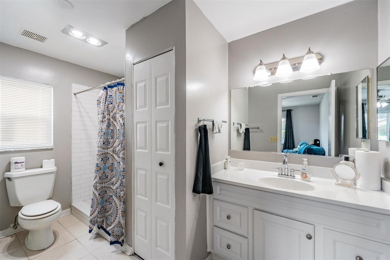 Guest bath - 1209 WILD FEATHER LN, SUN CITY CENTER