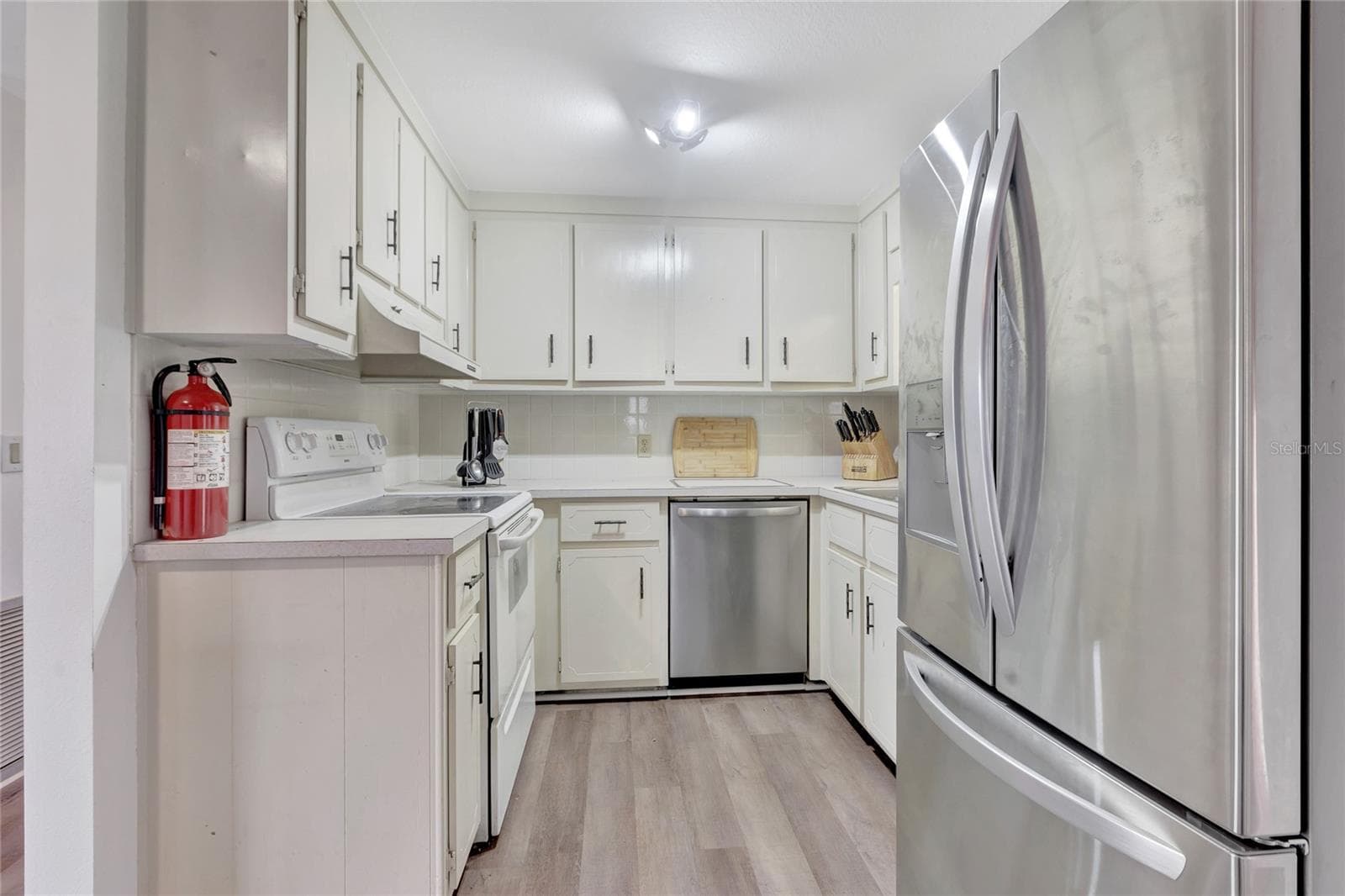 Manufactured Home at 2100 KINGS HWY #1052, PORT CHARLOTTE, photo 9 of 63
