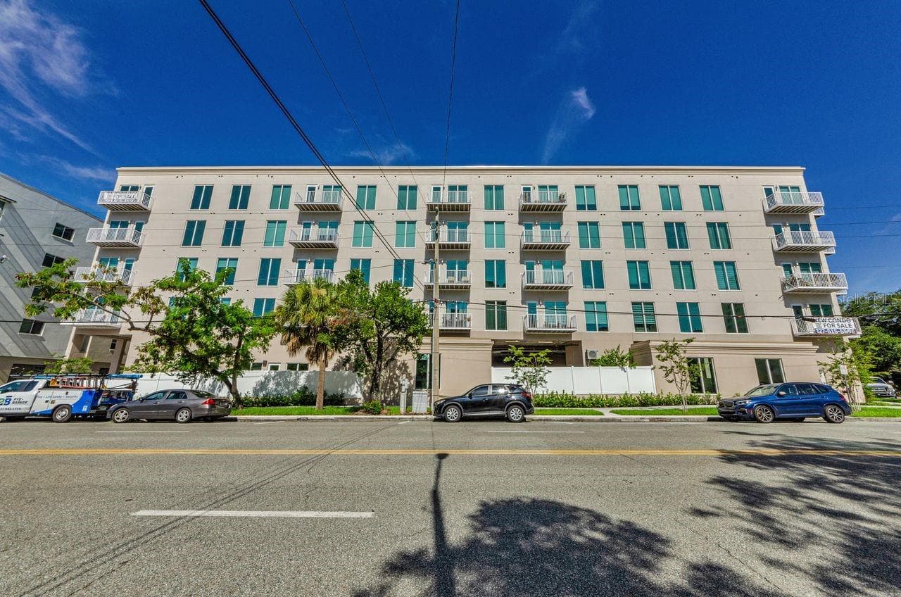 Condominium at 600 3RD AVE S #301, ST PETERSBURG, photo 2 of 61