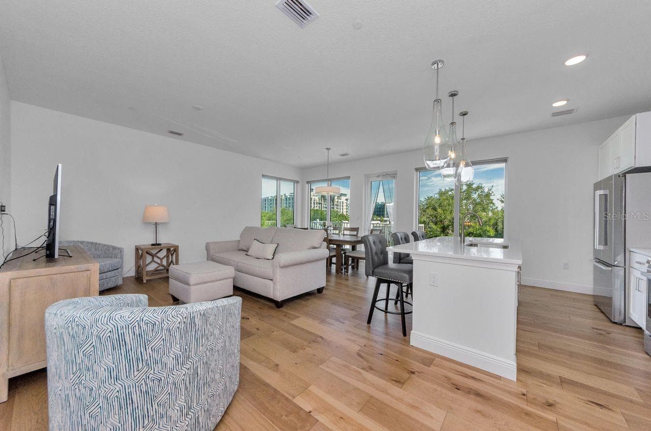 Condominium at 600 3RD AVE S #301, ST PETERSBURG, photo 8 of 61