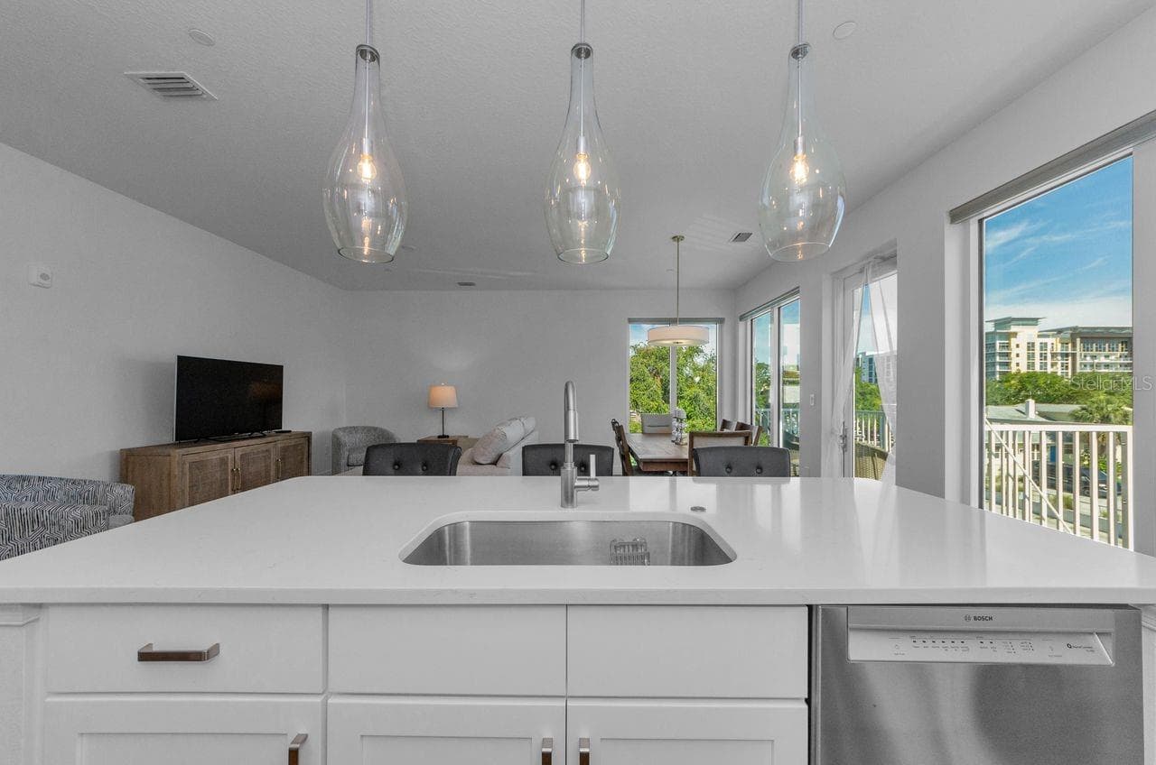 Condominium at 600 3RD AVE S #301, ST PETERSBURG, photo 14 of 61
