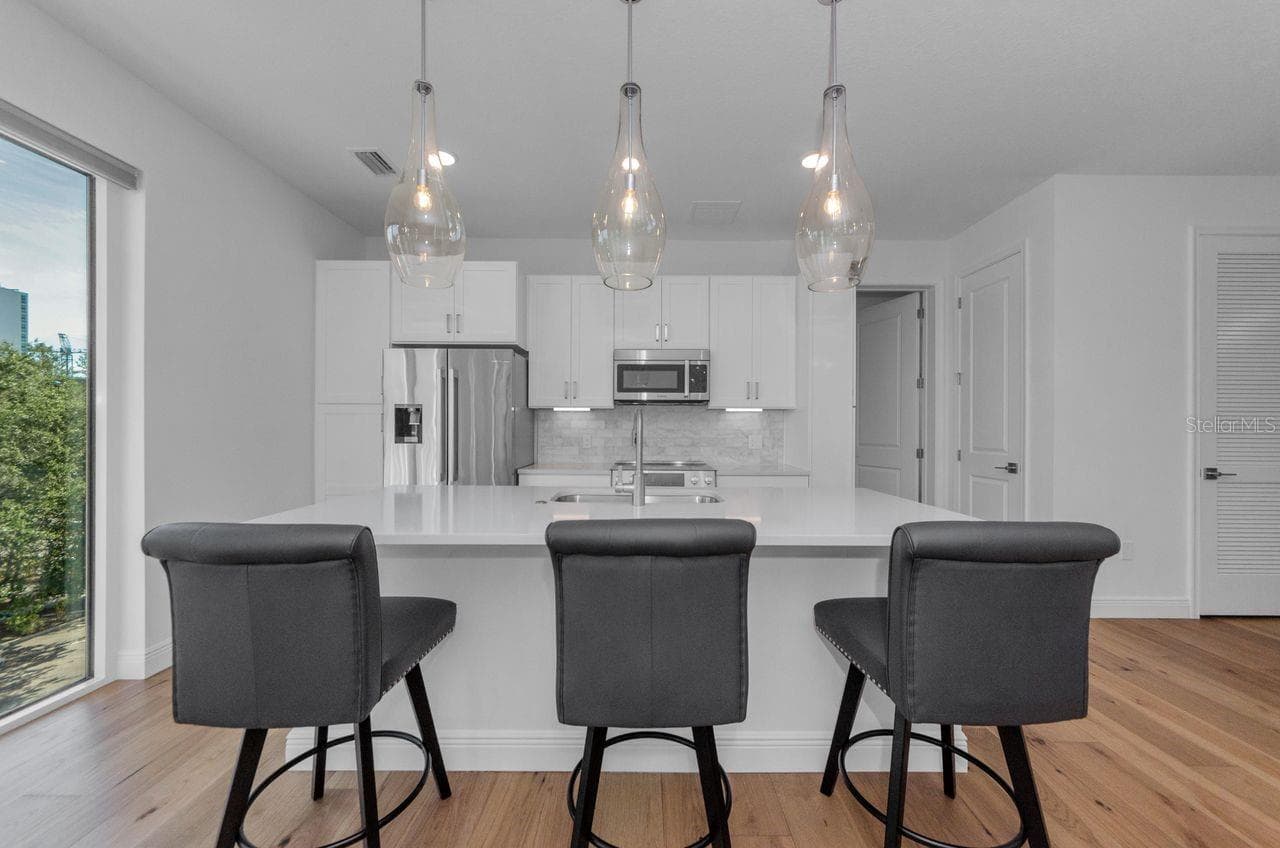 Condominium at 600 3RD AVE S #301, ST PETERSBURG, photo 15 of 61