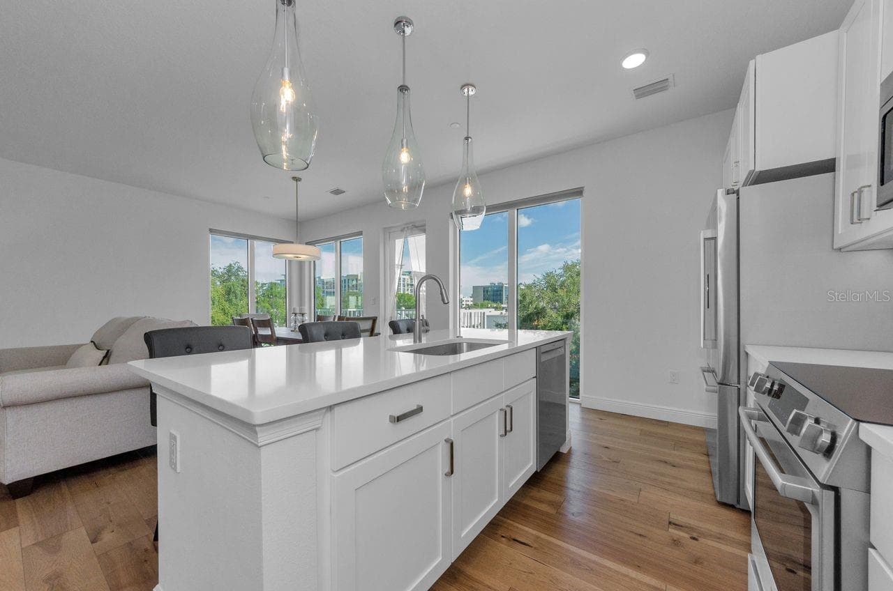 Condominium at 600 3RD AVE S #301, ST PETERSBURG, photo 19 of 61