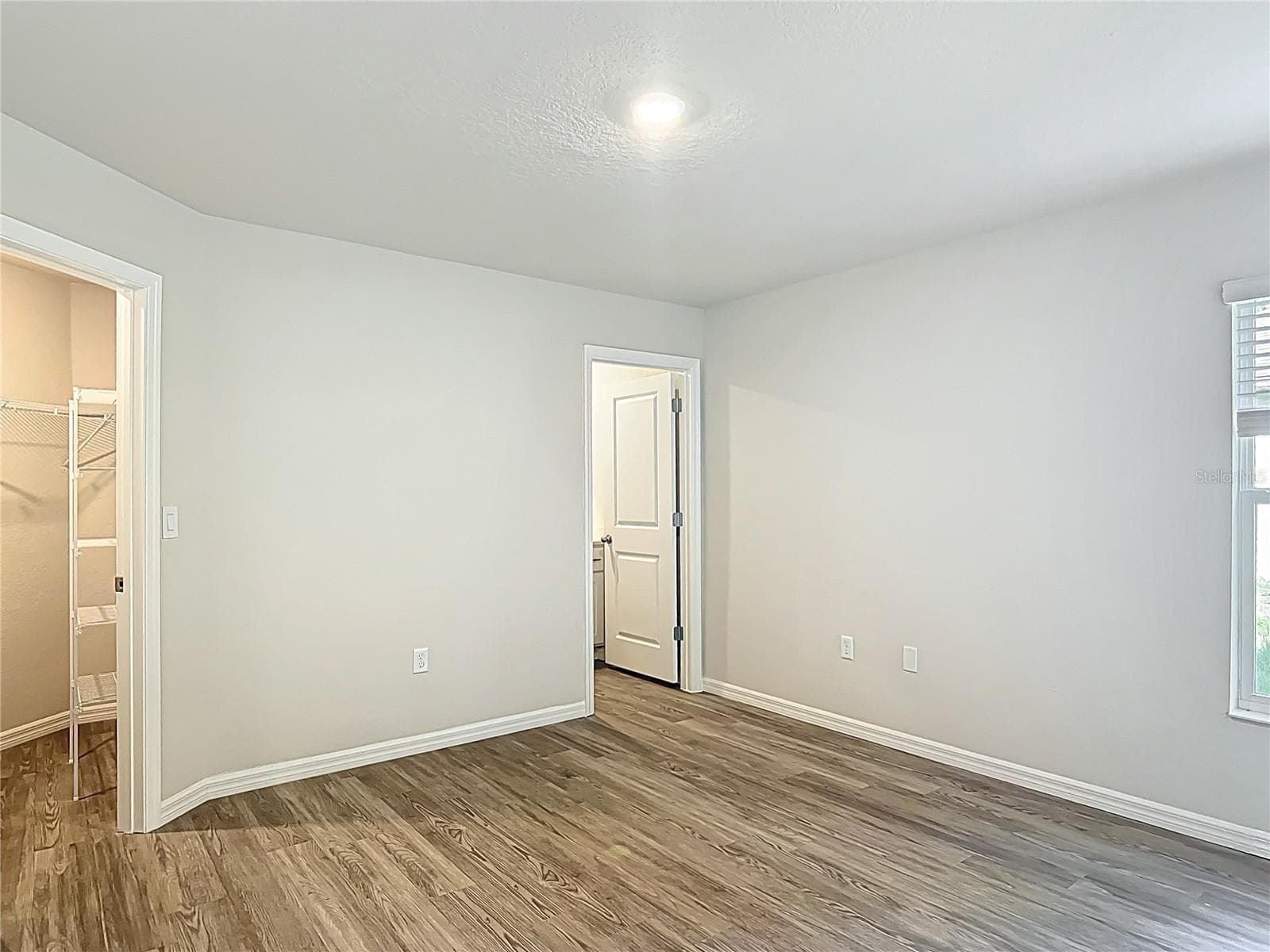 Primary Bedroom - 111 E HARVARD ST, INVERNESS