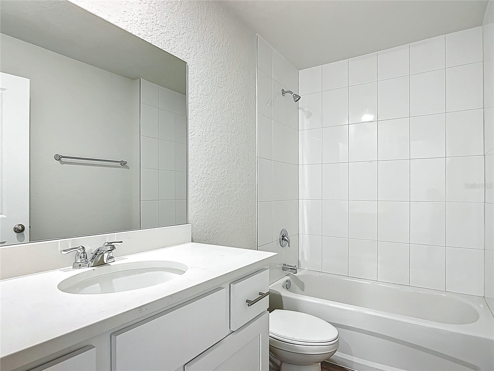 Bath 2 - 111 E HARVARD ST, INVERNESS