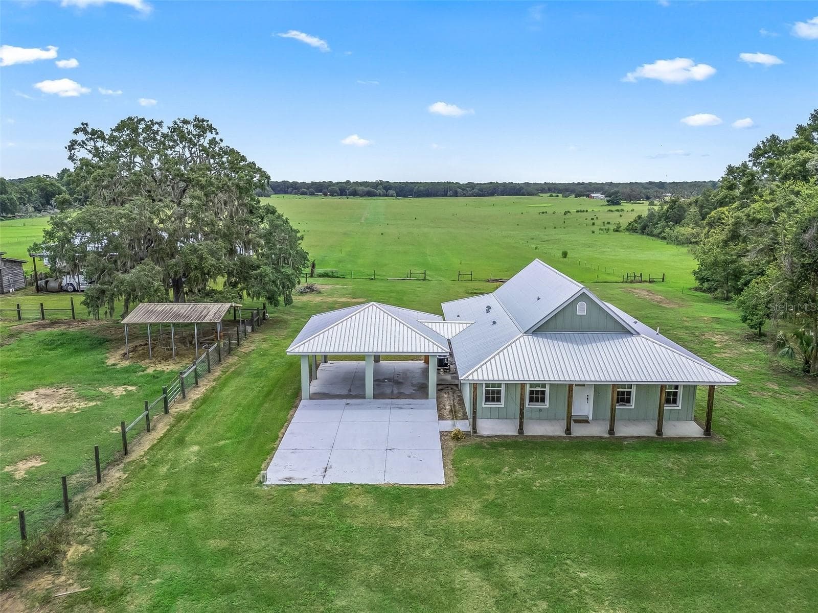 Single Family Residence at 8567 CR 635, BUSHNELL, photo 3 of 47