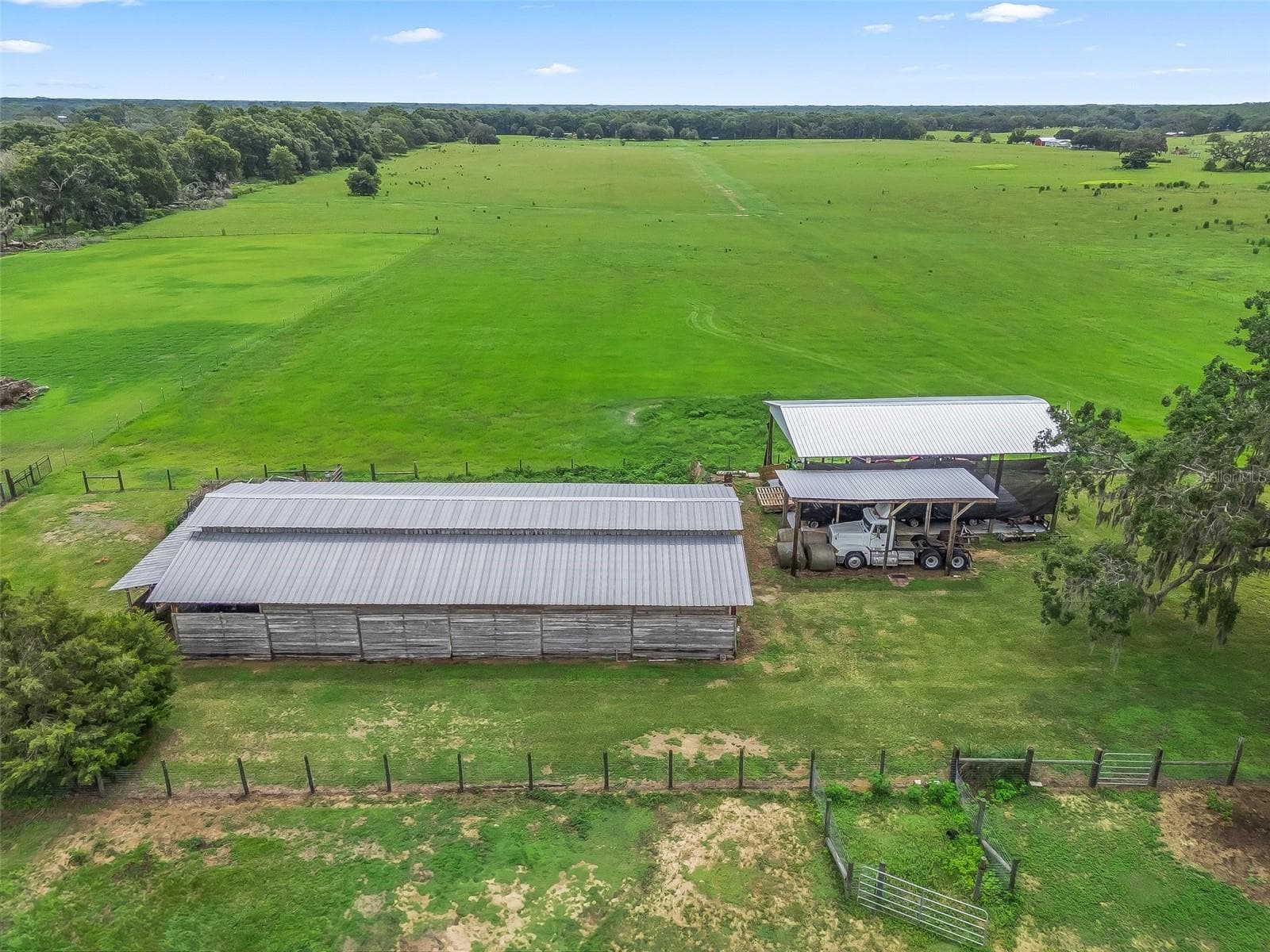 Single Family Residence at 8567 CR 635, BUSHNELL, photo 32 of 47