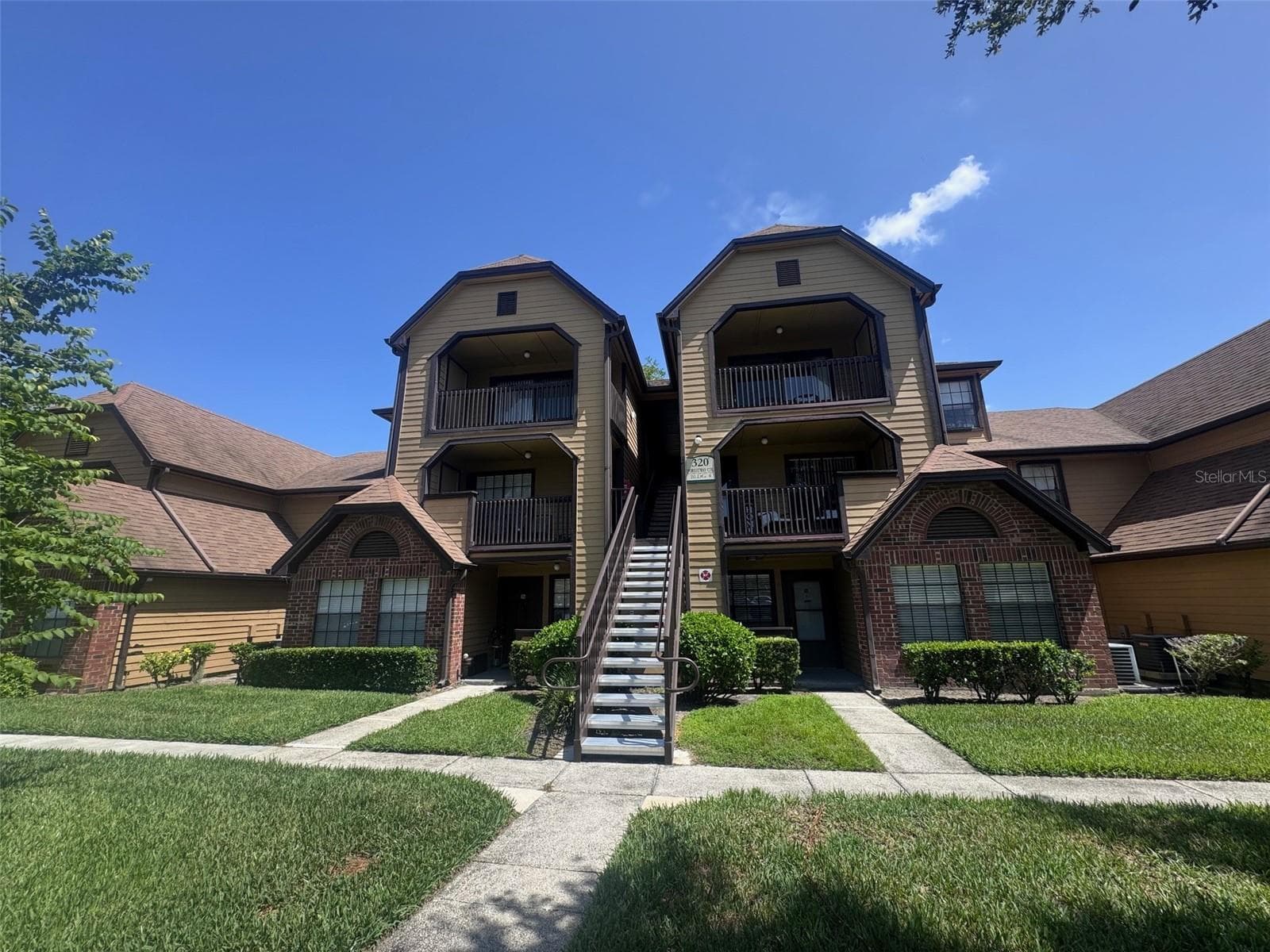320 FORESTWAY CIR #203
