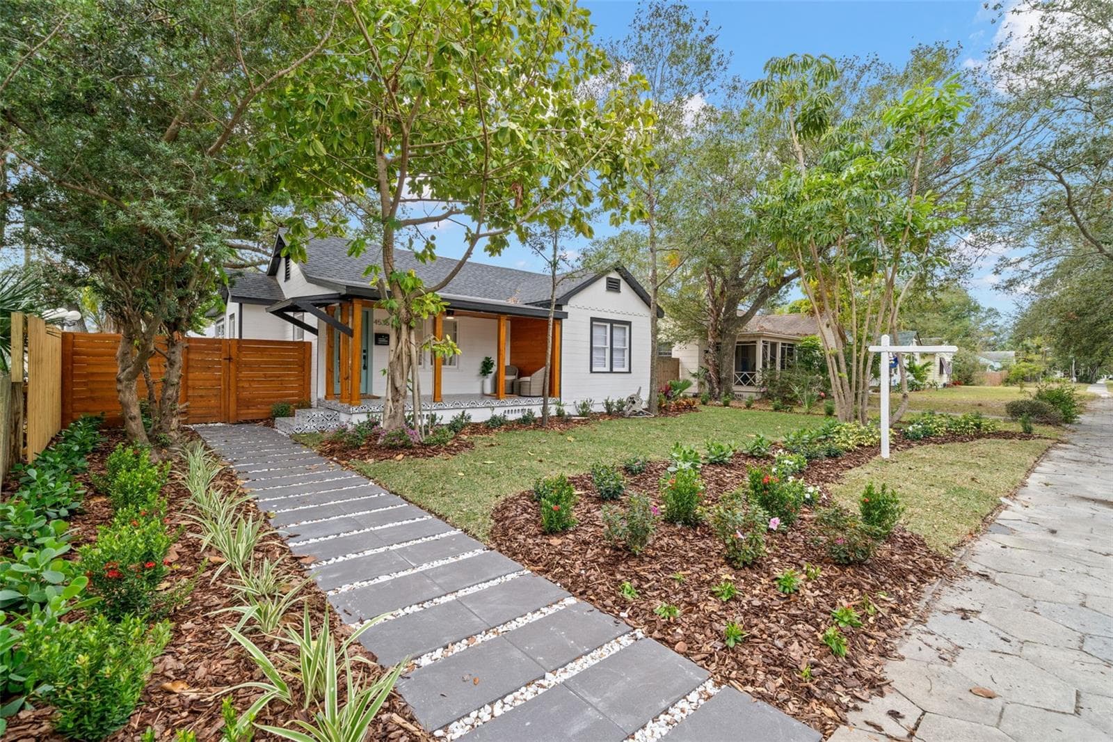 Single Family Residence at 4536 1ST AVE N, ST PETERSBURG, photo 2 of 31