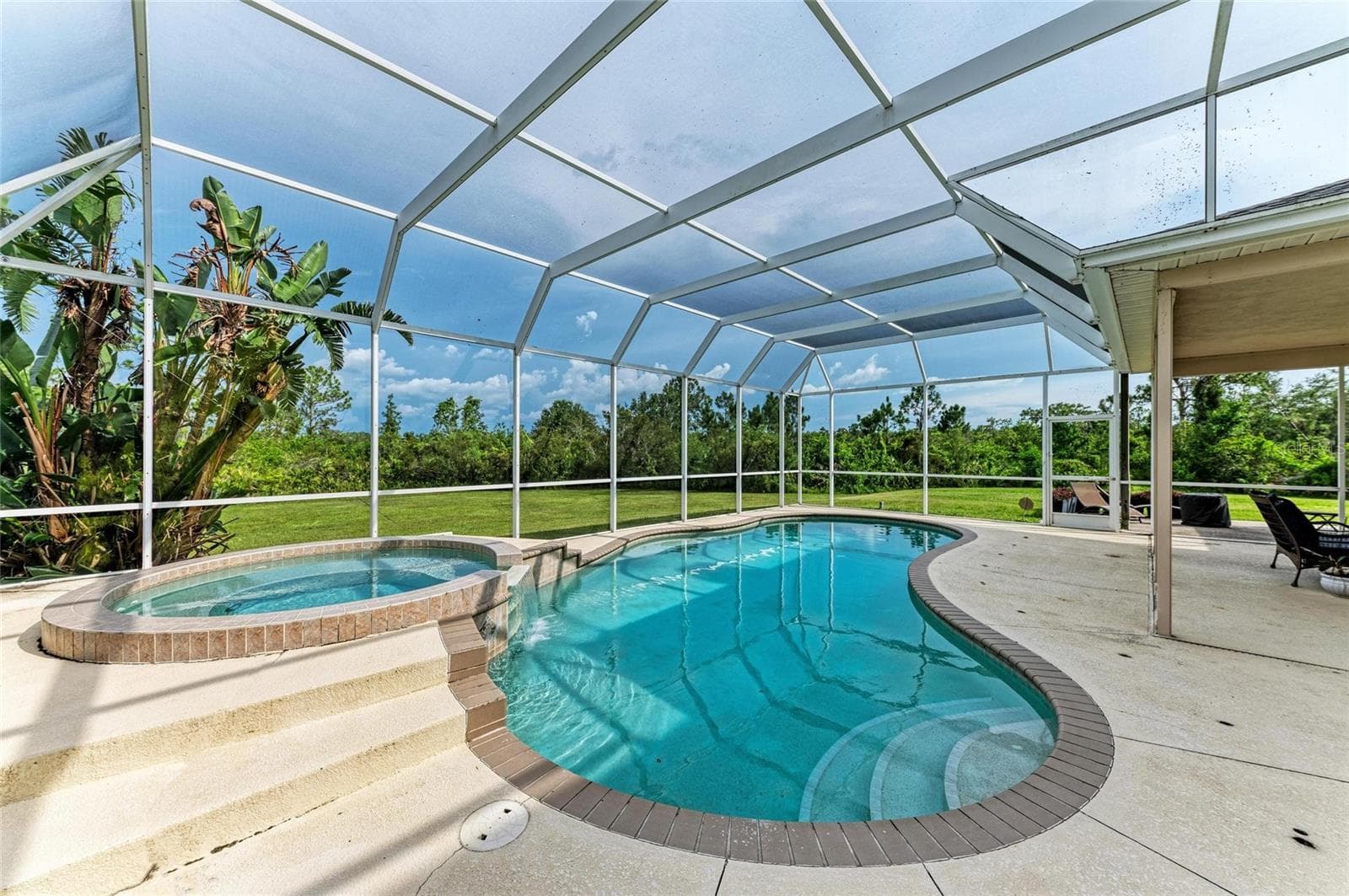Custom Pool/Spa Package - 8331 241ST ST E, MYAKKA CITY
