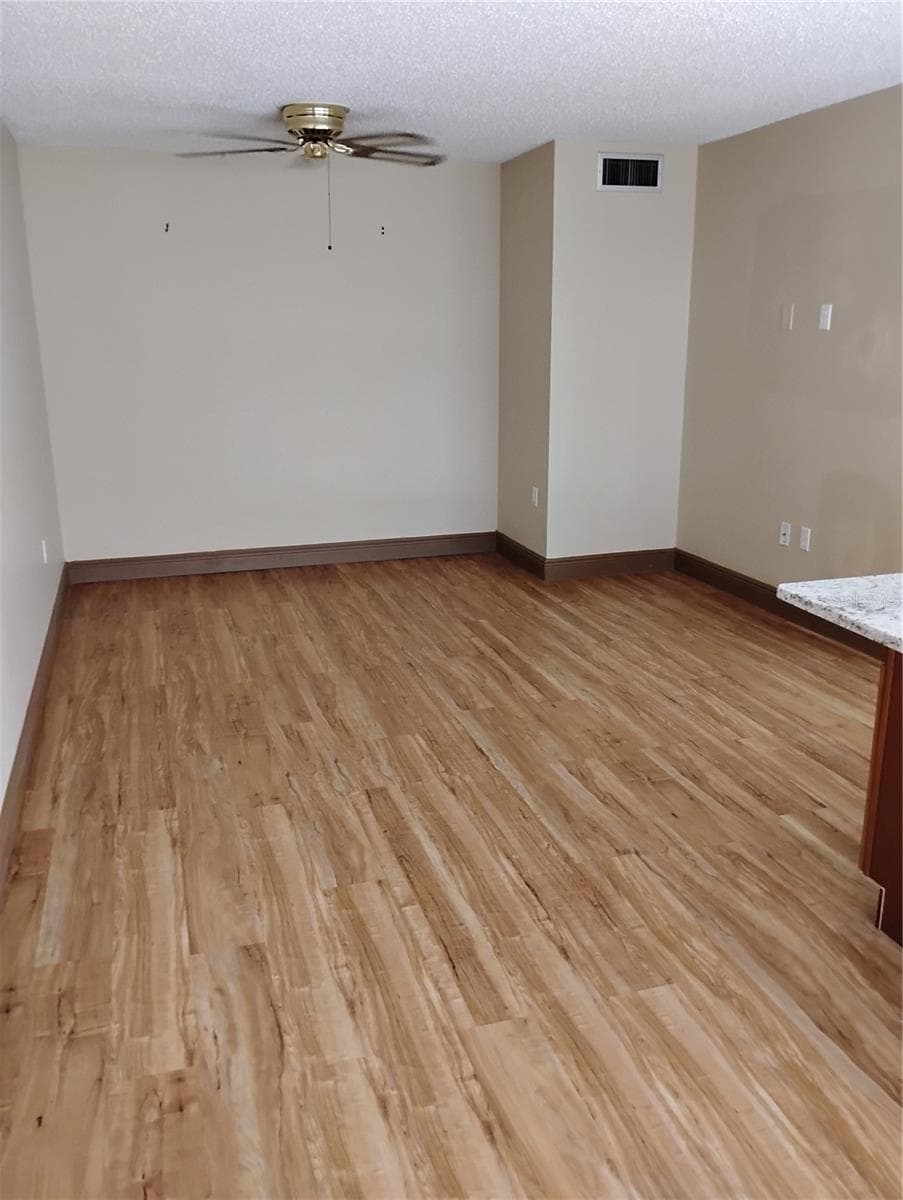 Condominium at 11721 RAINTREE DR, TAMPA, photo 7 of 14