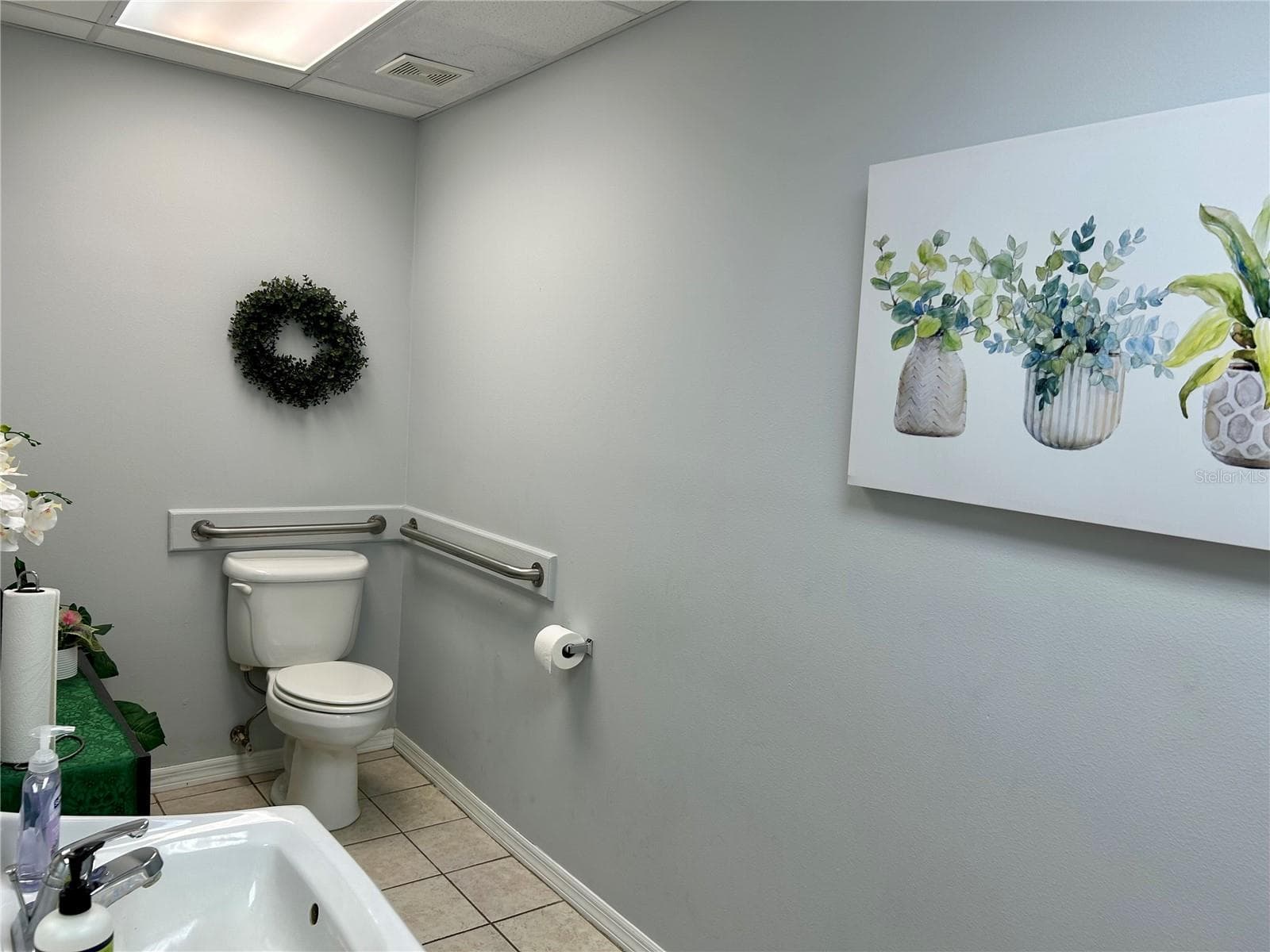 Office bath - 208 W MAIN ST, WAUCHULA