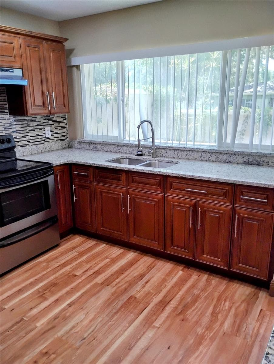 Condominium at 11721 RAINTREE DR, TAMPA, photo 3 of 14