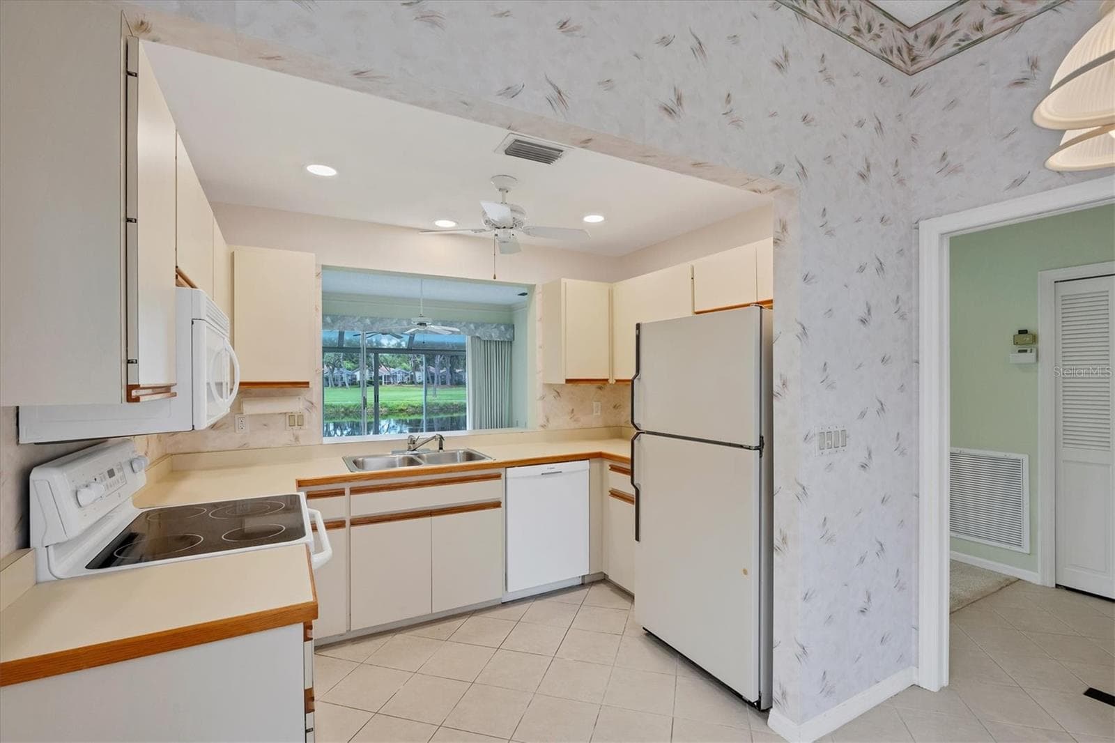 Villa at 5662 LONG COMMON CIR #8, SARASOTA, photo 19 of 92