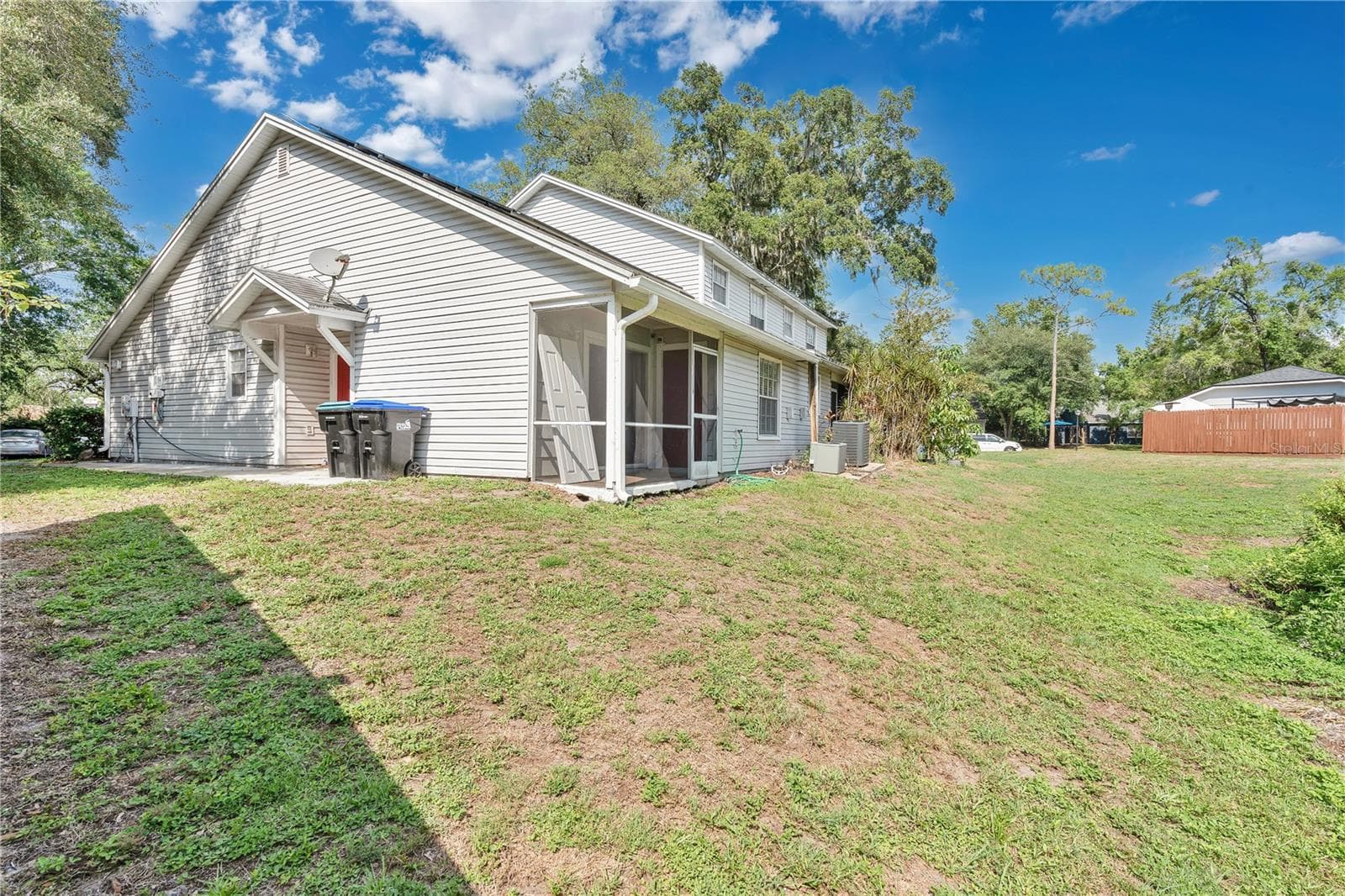 Patio and back yard - 9616 RIVER WALK CT, ORLANDO