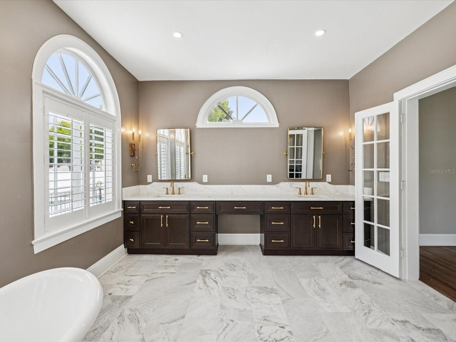 Single Family Residence at 456 GARDENIA ST, BELLEAIR, photo 8 of 62