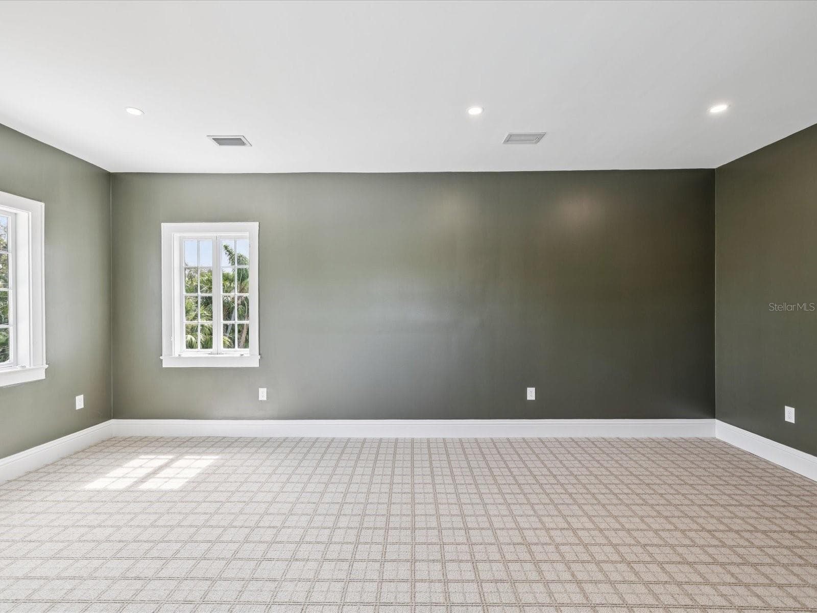 Single Family Residence at 456 GARDENIA ST, BELLEAIR, photo 29 of 62