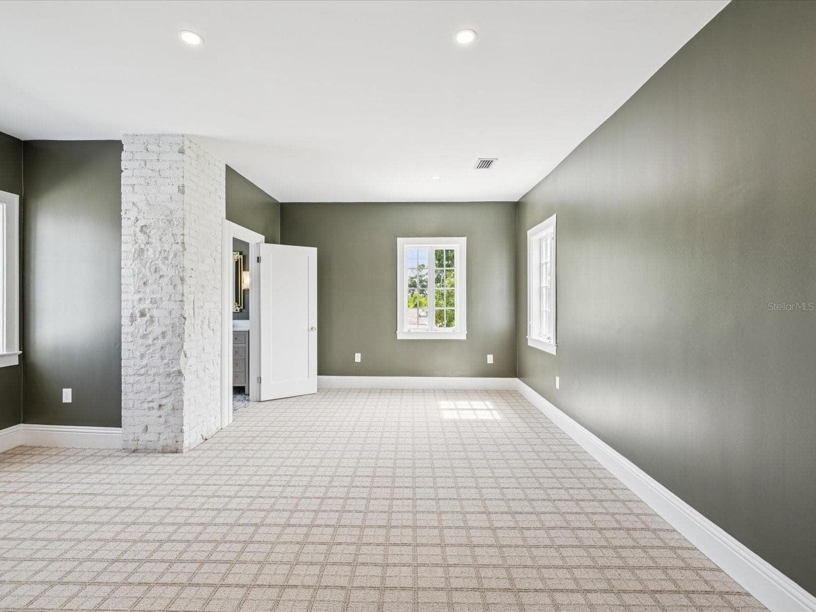 Single Family Residence at 456 GARDENIA ST, BELLEAIR, photo 30 of 62