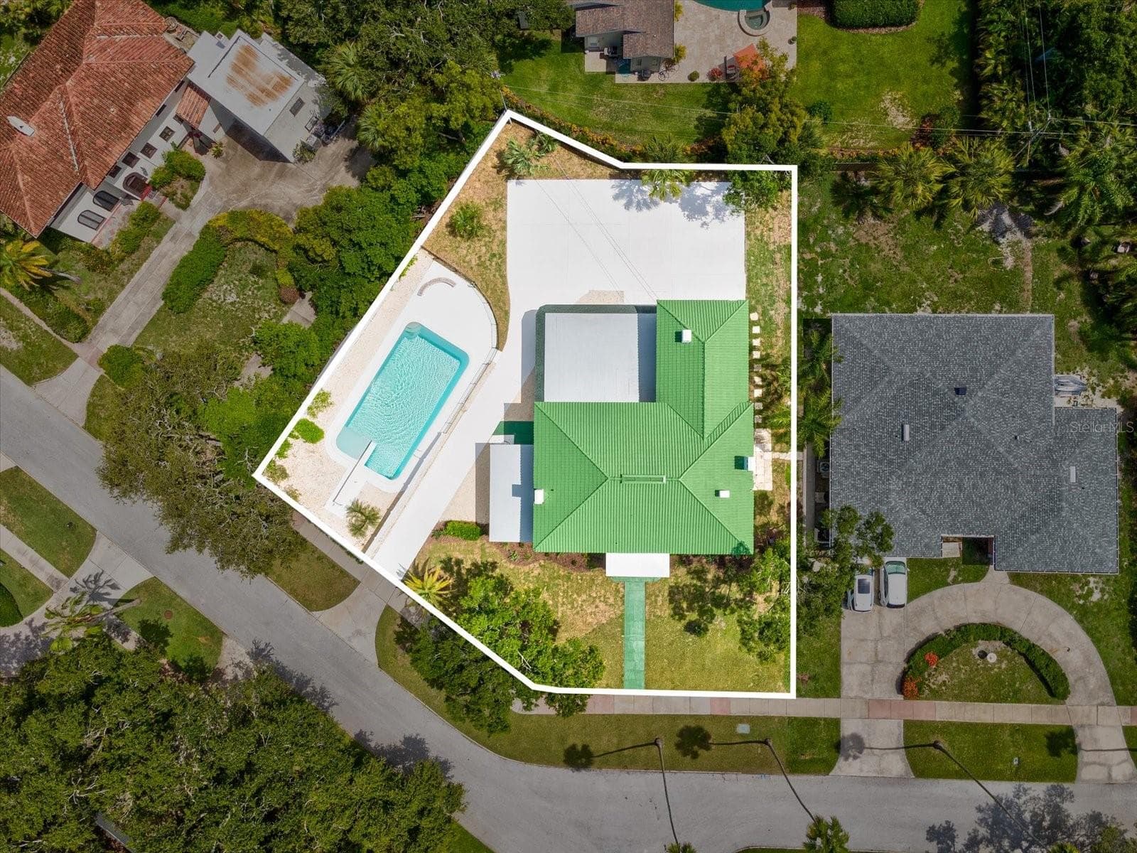 Single Family Residence at 456 GARDENIA ST, BELLEAIR, photo 49 of 62