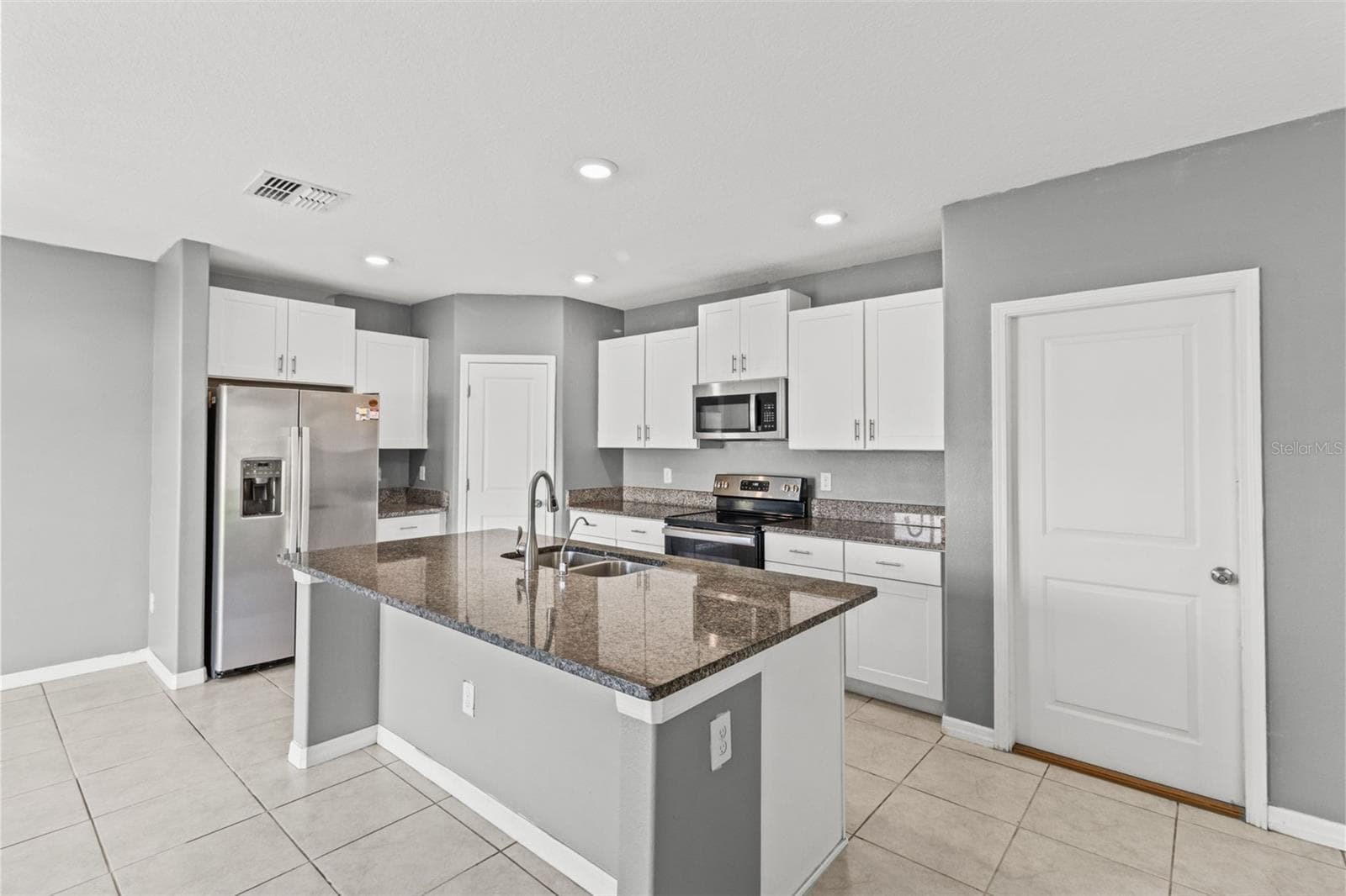 Single Family Residence at 16671 KINGMAN REEF ST, WIMAUMA, photo 11 of 41