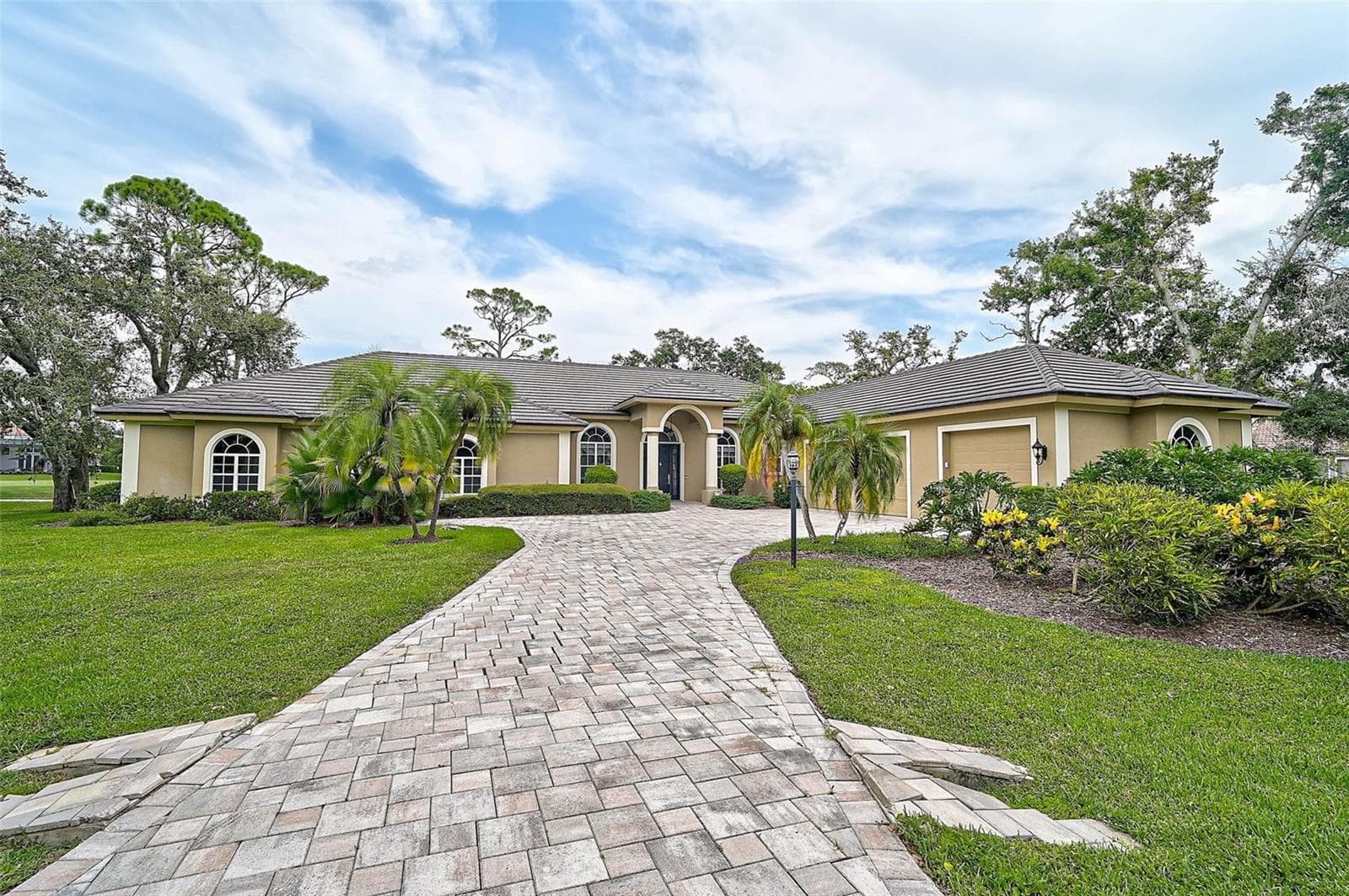 Single Family Residence at 852 MACEWEN DR, OSPREY, photo 5 of 73
