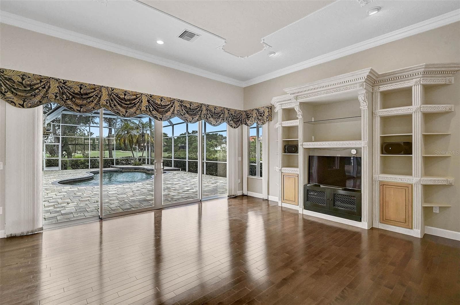 Single Family Residence at 852 MACEWEN DR, OSPREY, photo 16 of 73