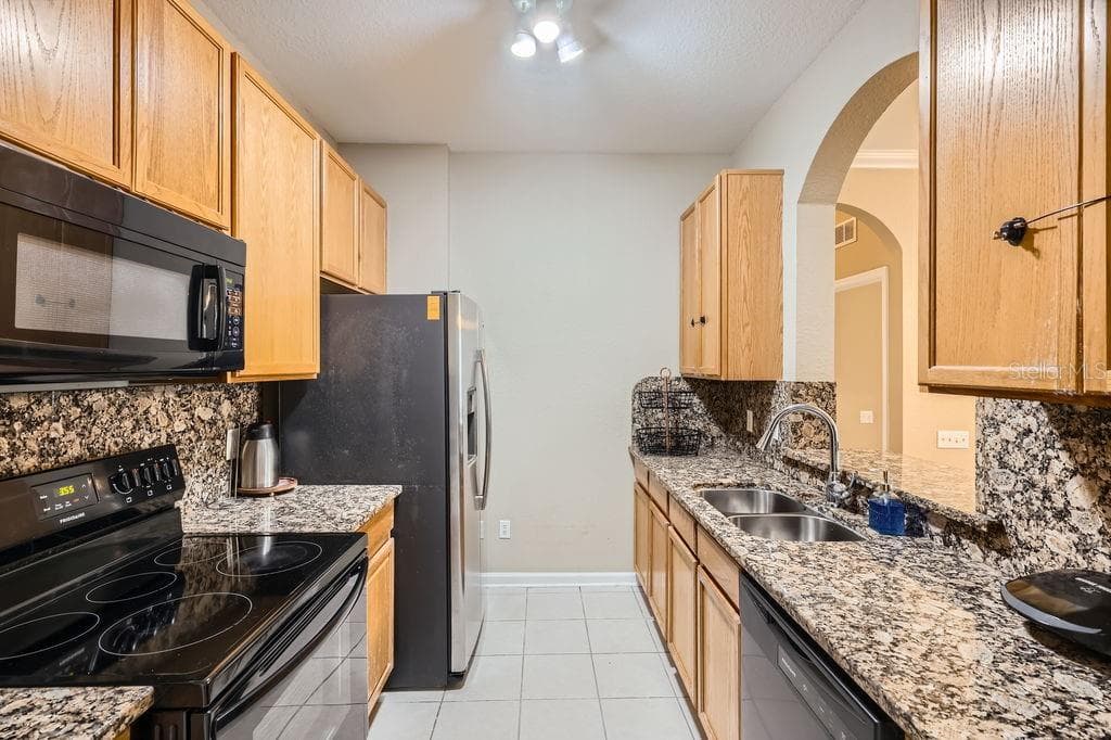 Condominium at 6434 CAVA ALTA DR #210, ORLANDO, photo 10 of 27