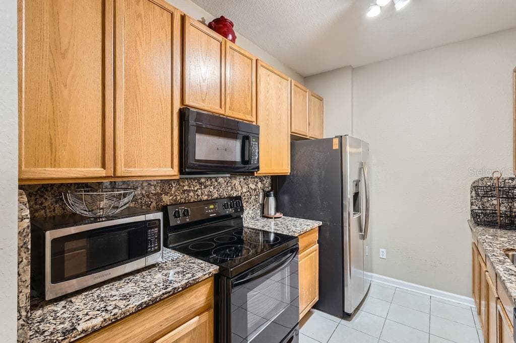 Condominium at 6434 CAVA ALTA DR #210, ORLANDO, photo 11 of 27