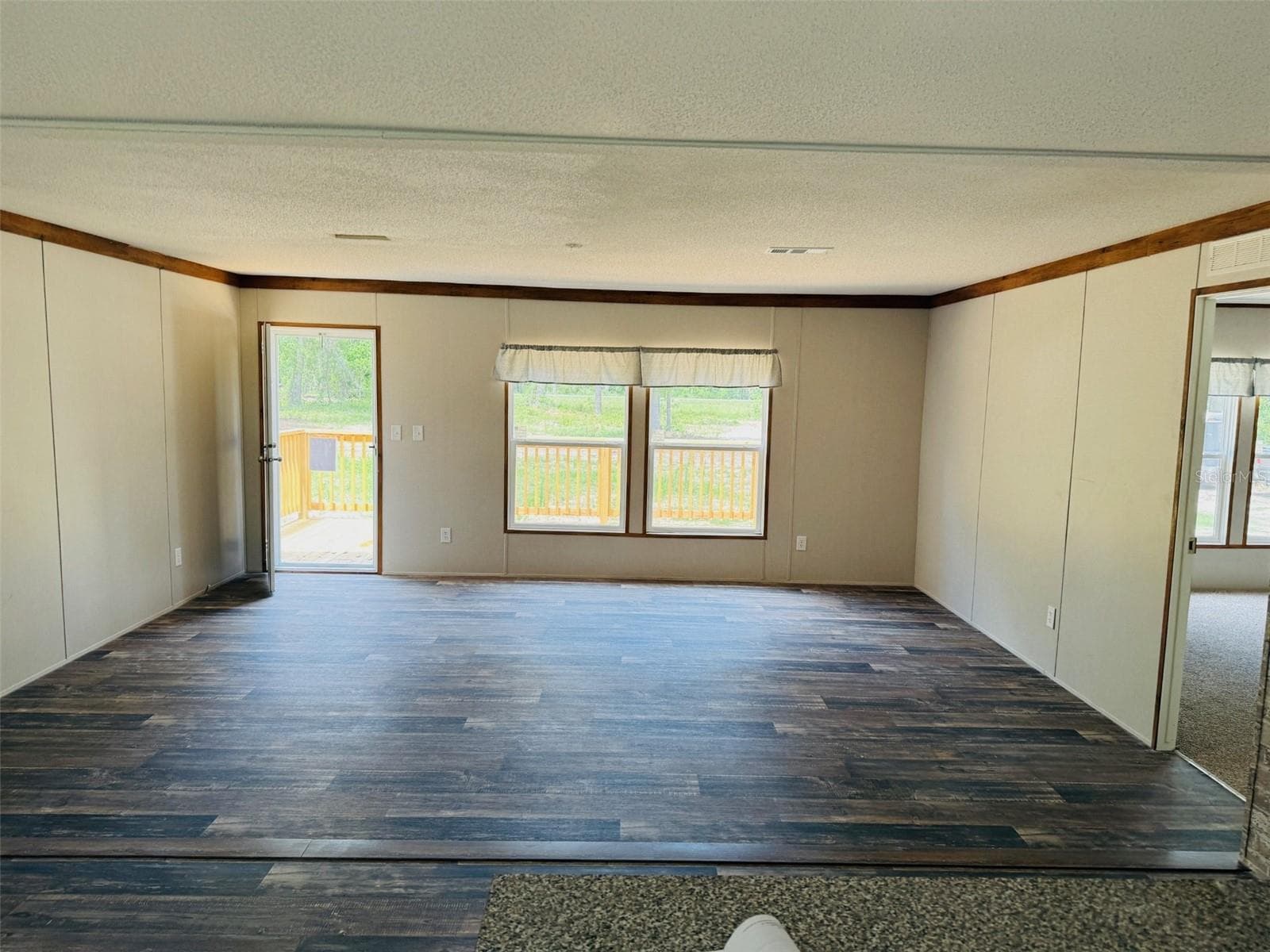Manufactured Home at 7180 HWY 90, LIVE OAK, photo 8 of 8