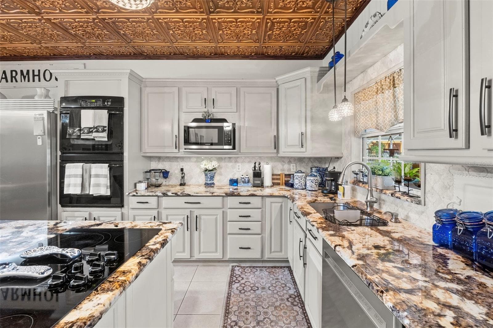 Single Family Residence at 32137 WOLF BRANCH LN, SORRENTO, photo 13 of 85