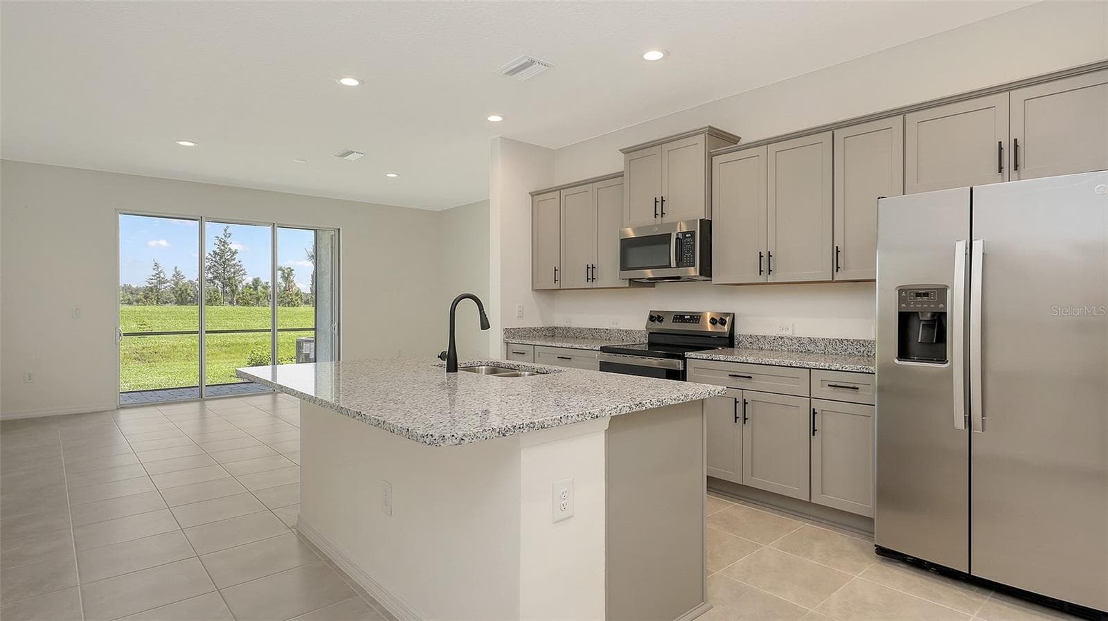 Townhouse at 2360 WASHINGTON PALM CT, BRADENTON, photo 10 of 41