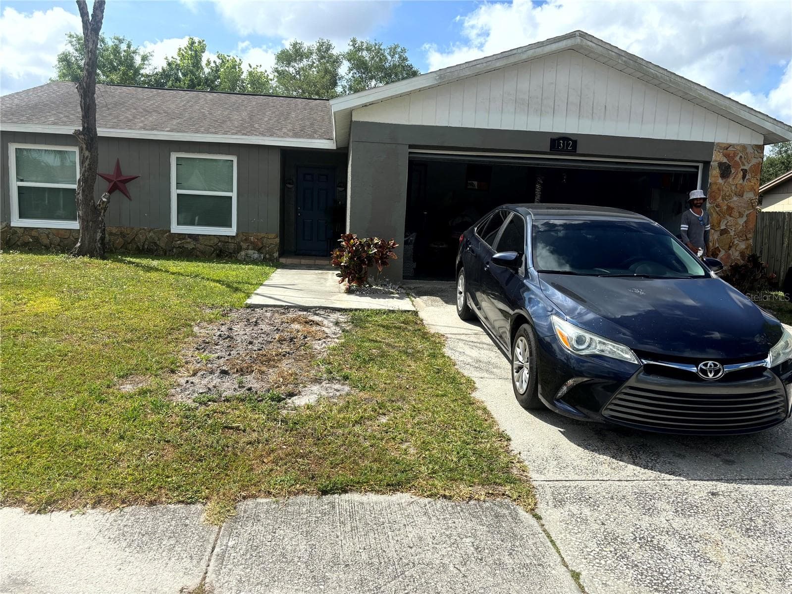 1312 FOXBORO DR.