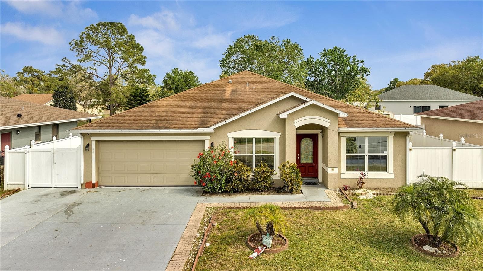 Single Family Residence at 639 MESILLA DR, KISSIMMEE, photo 2 of 42